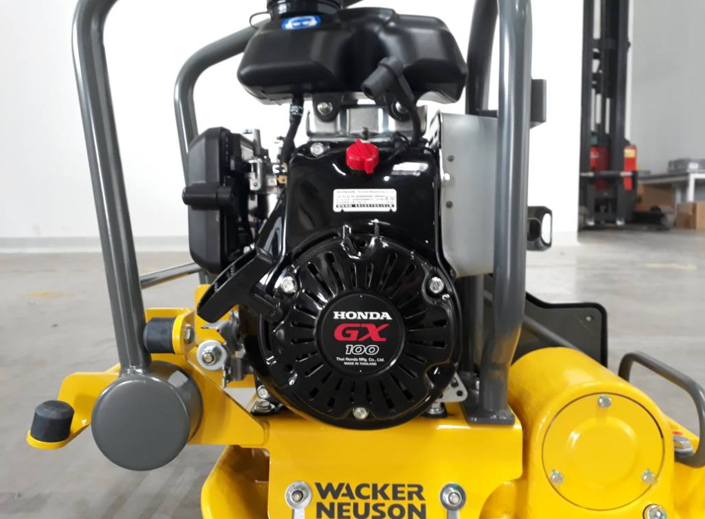 Petrol Powered Vibratory Plate 52 kg WACKER NEUSON VP1030A