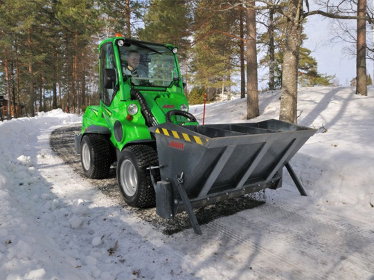 Hiekoitin, hydraulinen, Avant kuormaajaan