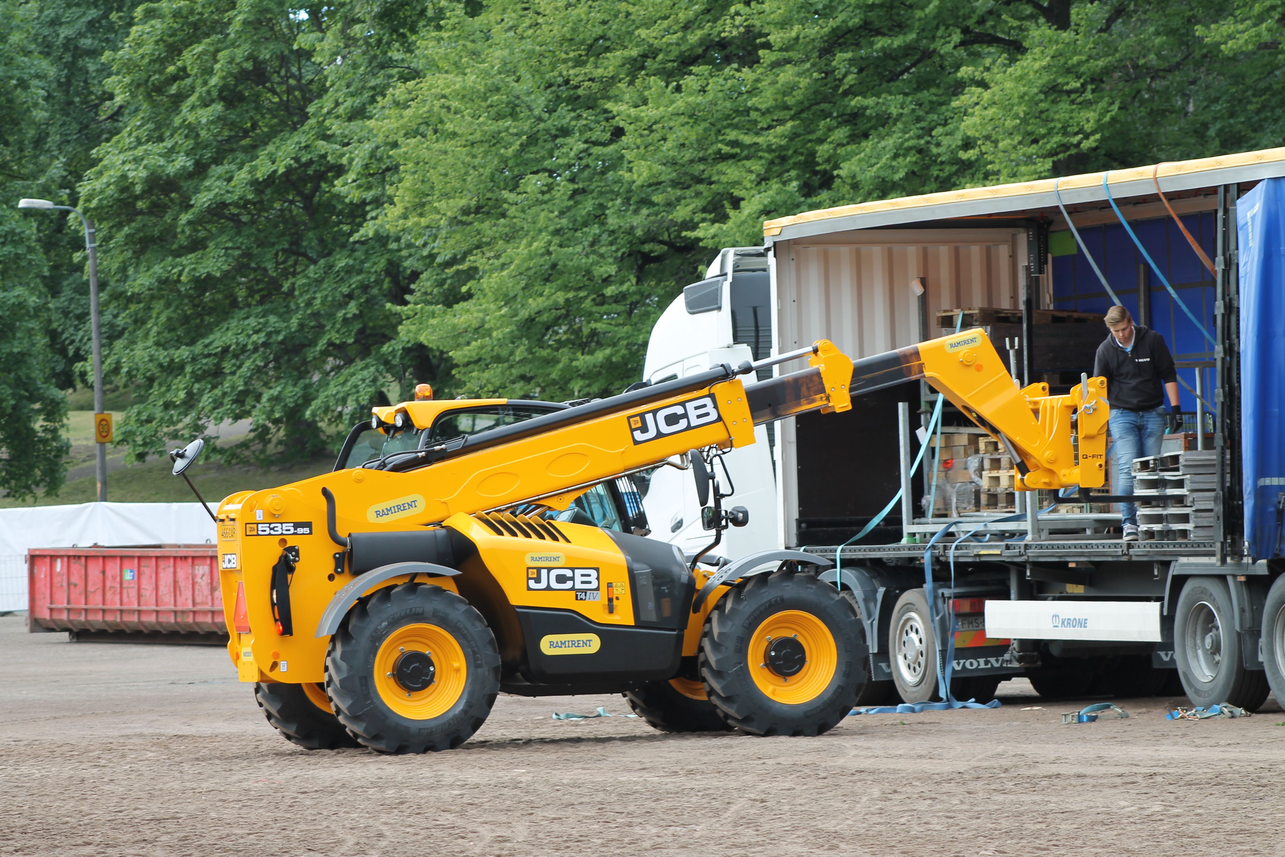 Teleskoptruck lyfthöjd 9.5 m JCB 535-95
