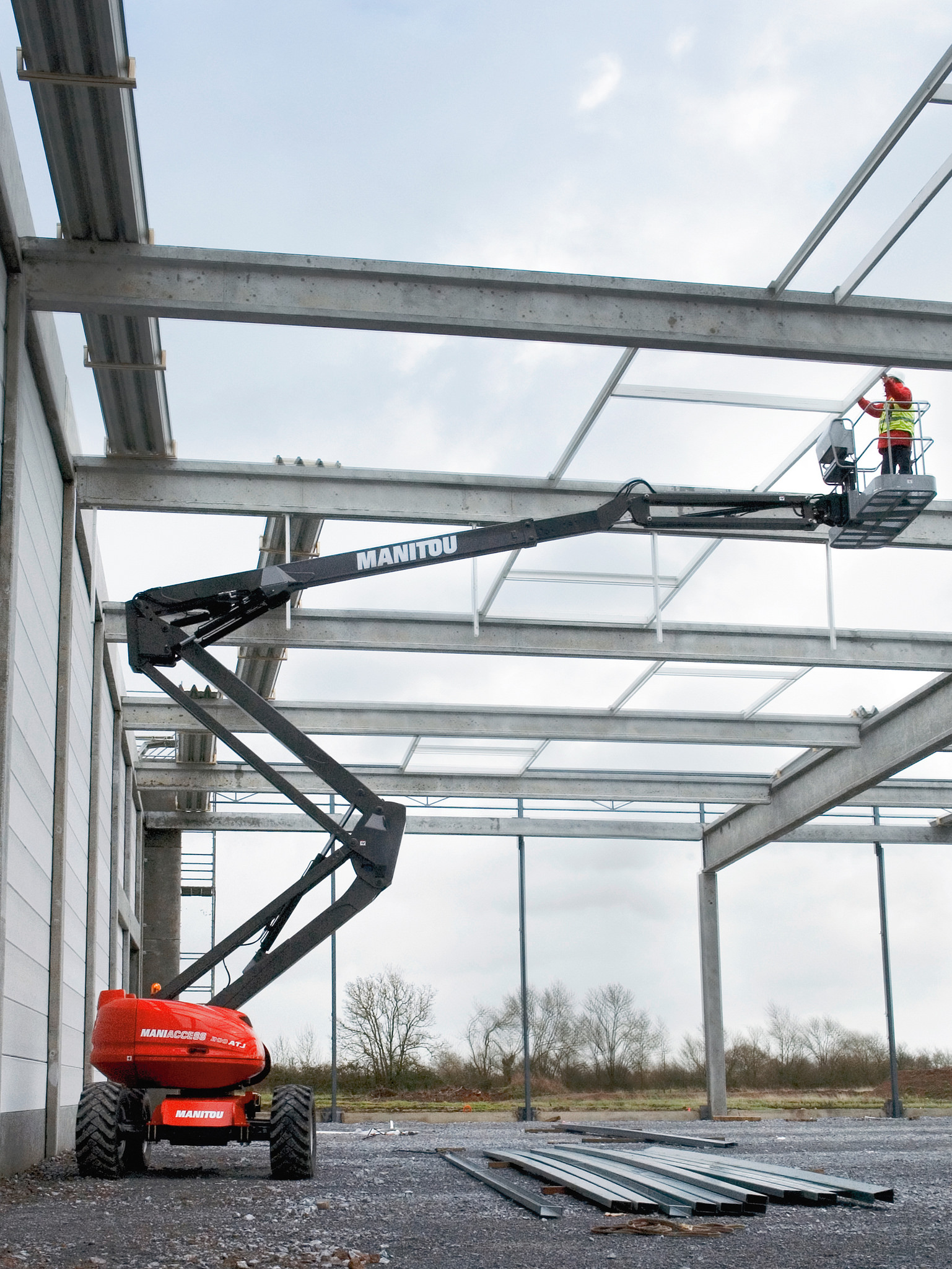 Vikbomslift diesel plattformshöjd 18 m MANITOU 200ATJ