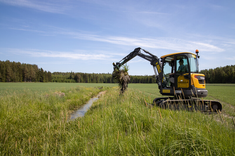 Dieselkäyttöinen tela-alustainen kaivinkone 5 t VOLVO ECR50D