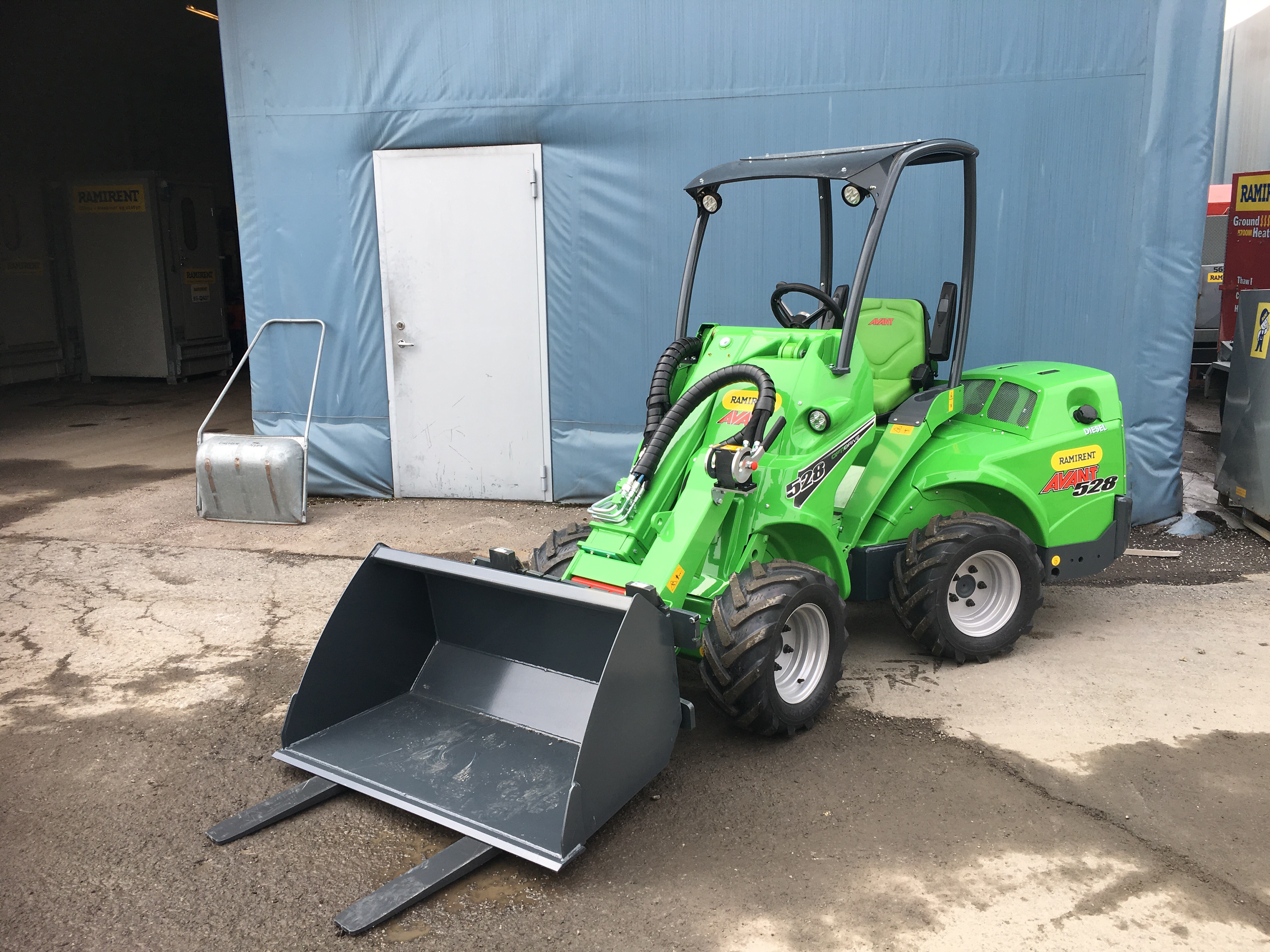 Diesel Powered Wheel Loader 1,3 ton AVANT 528