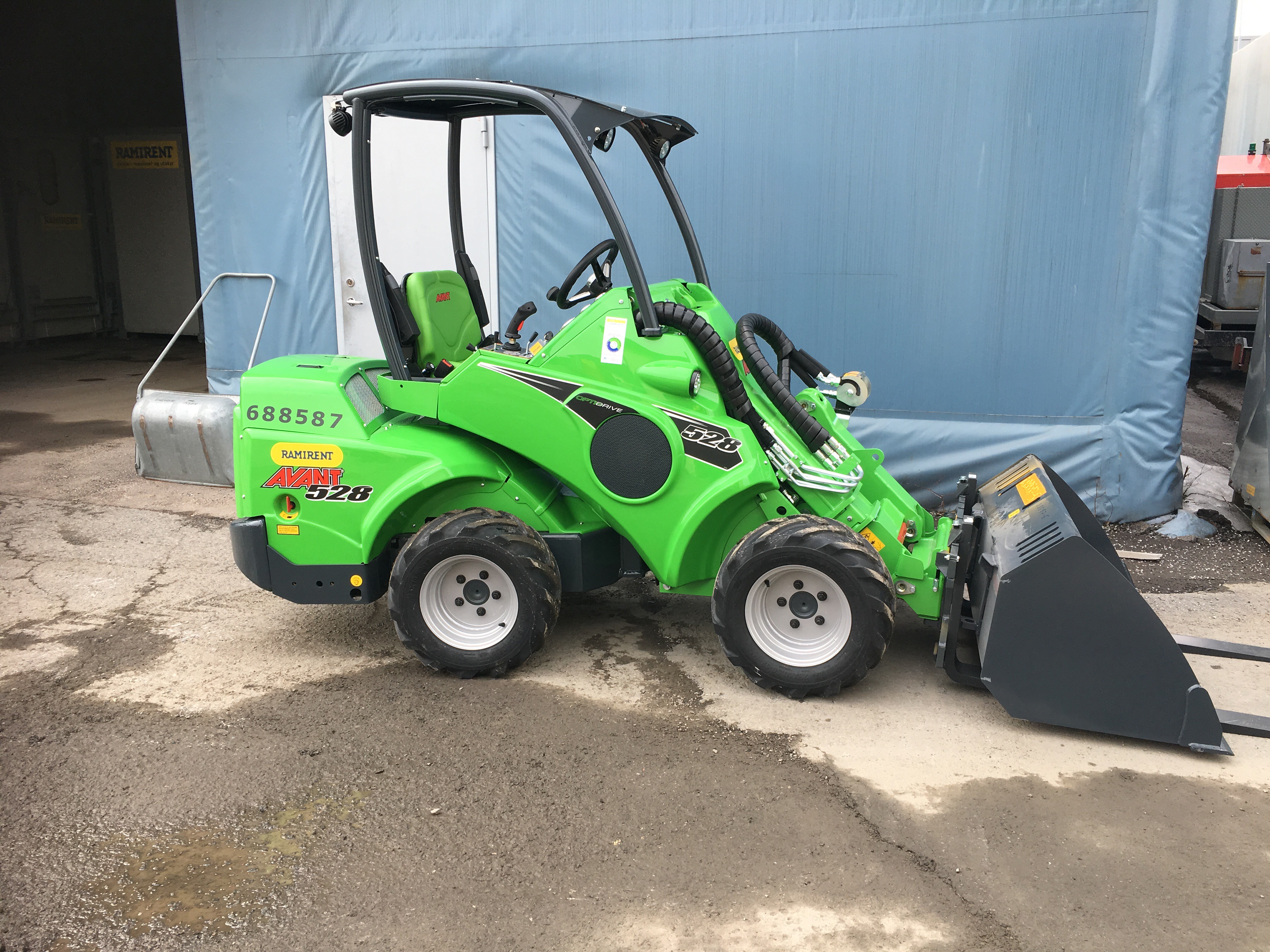 Diesel Powered Wheel Loader 1,3 ton AVANT 528