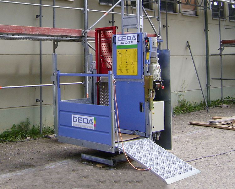 Material hoist GEDA 300Z/ZP