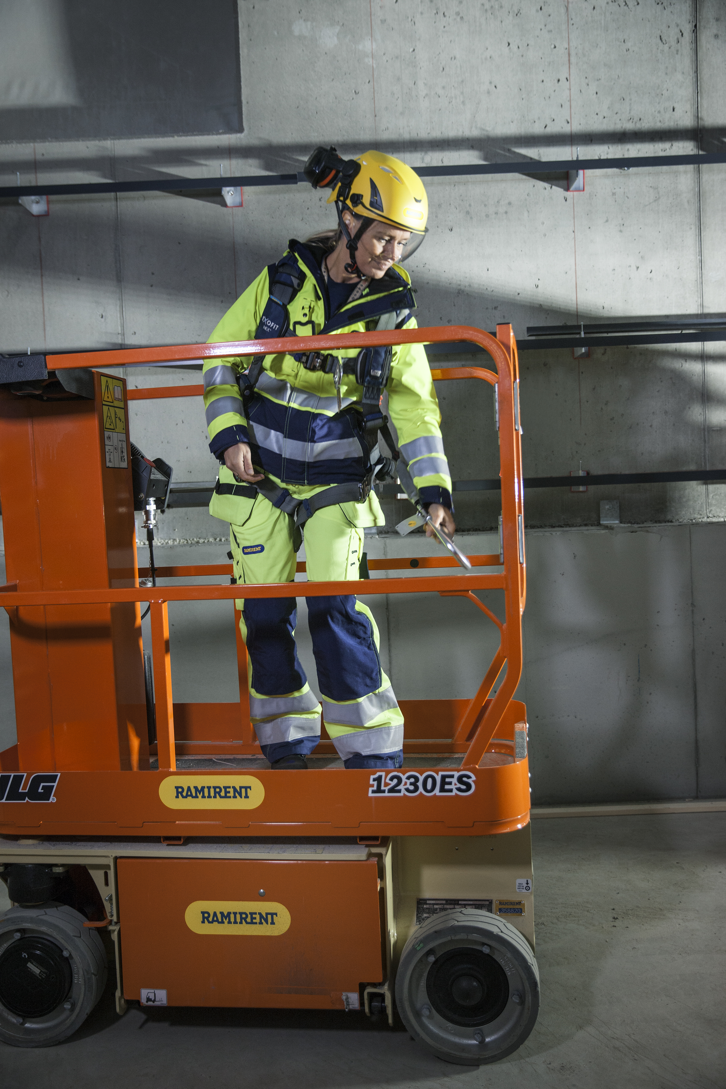 Pelarlift batteri plattformshöjd  3,6 m JLG 1230ES