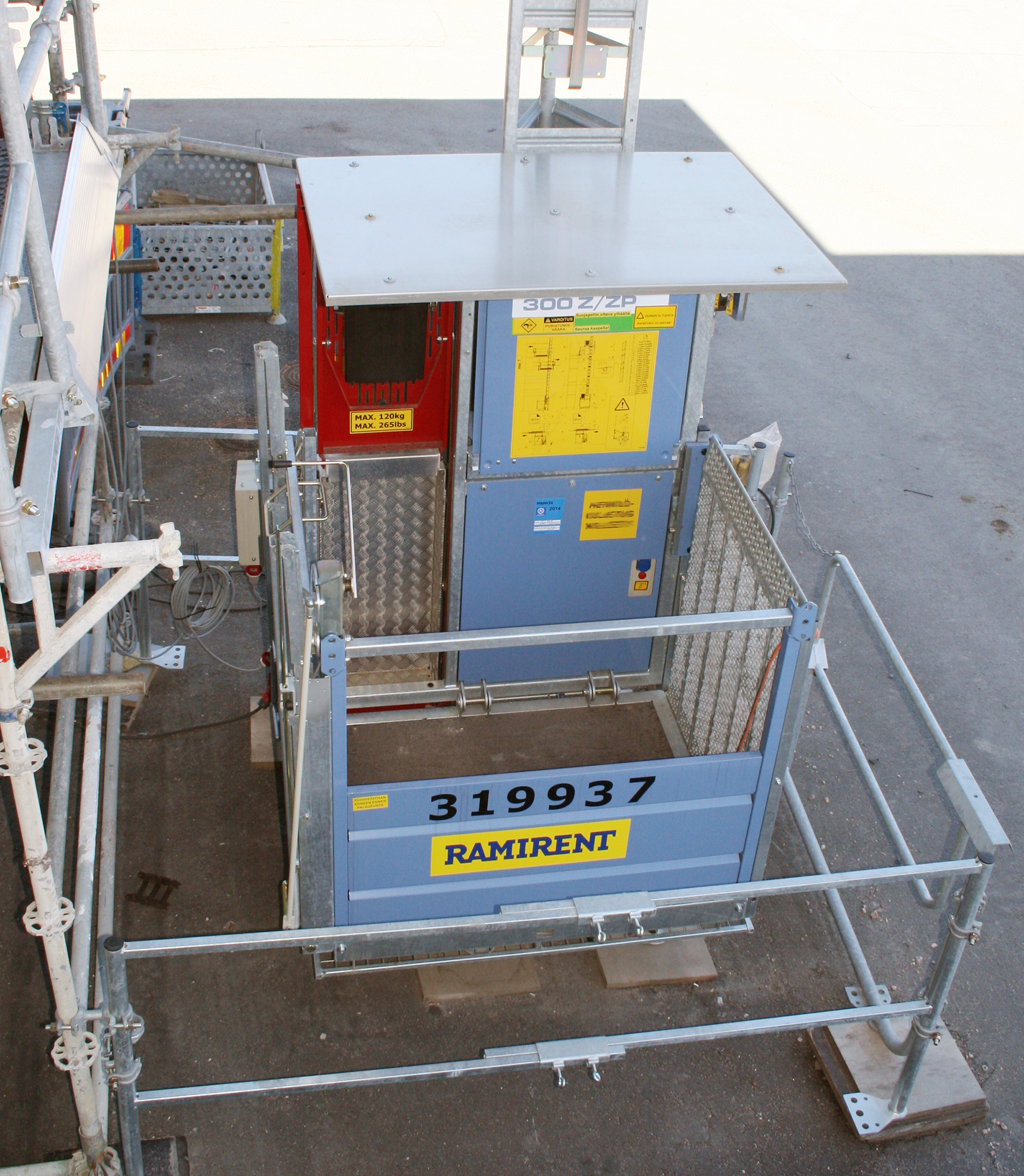 Material hoist GEDA 300Z/ZP