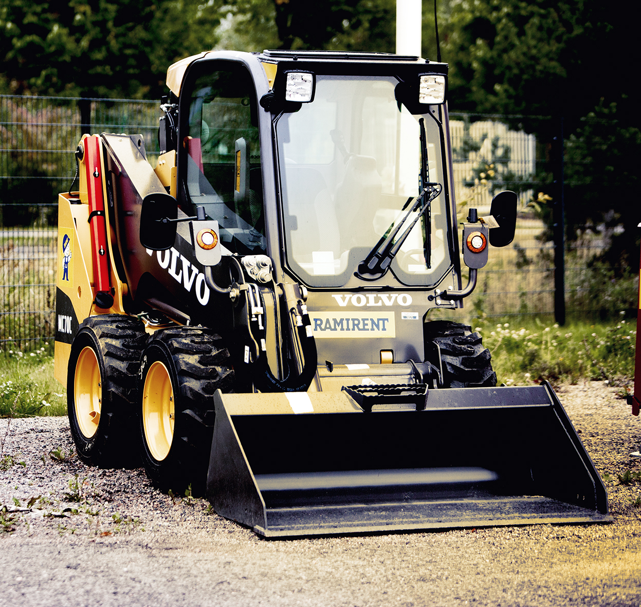 Dieselkäyttöinen liukuohjattu kuormaaja 2,8 t VOLVO MC70C