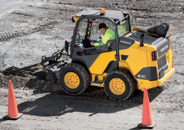 Dieselkäyttöinen liukuohjattu kuormaaja 2,8 t VOLVO MC70C