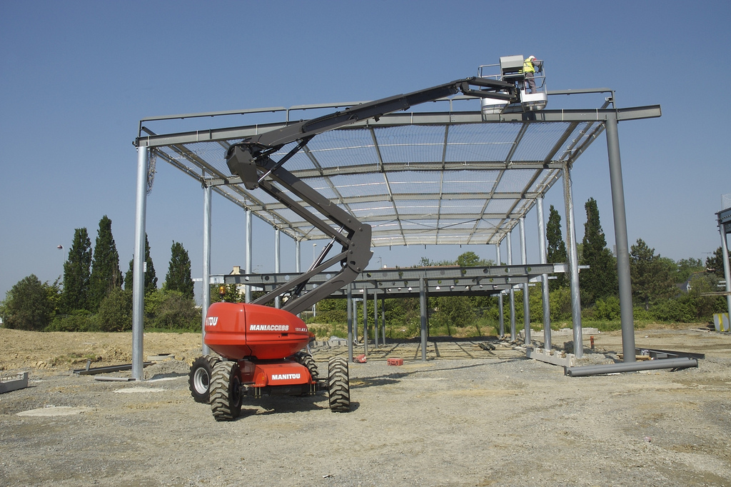 Dieselkäyttöinen nivelpuominostin MANITOU 180ATJ