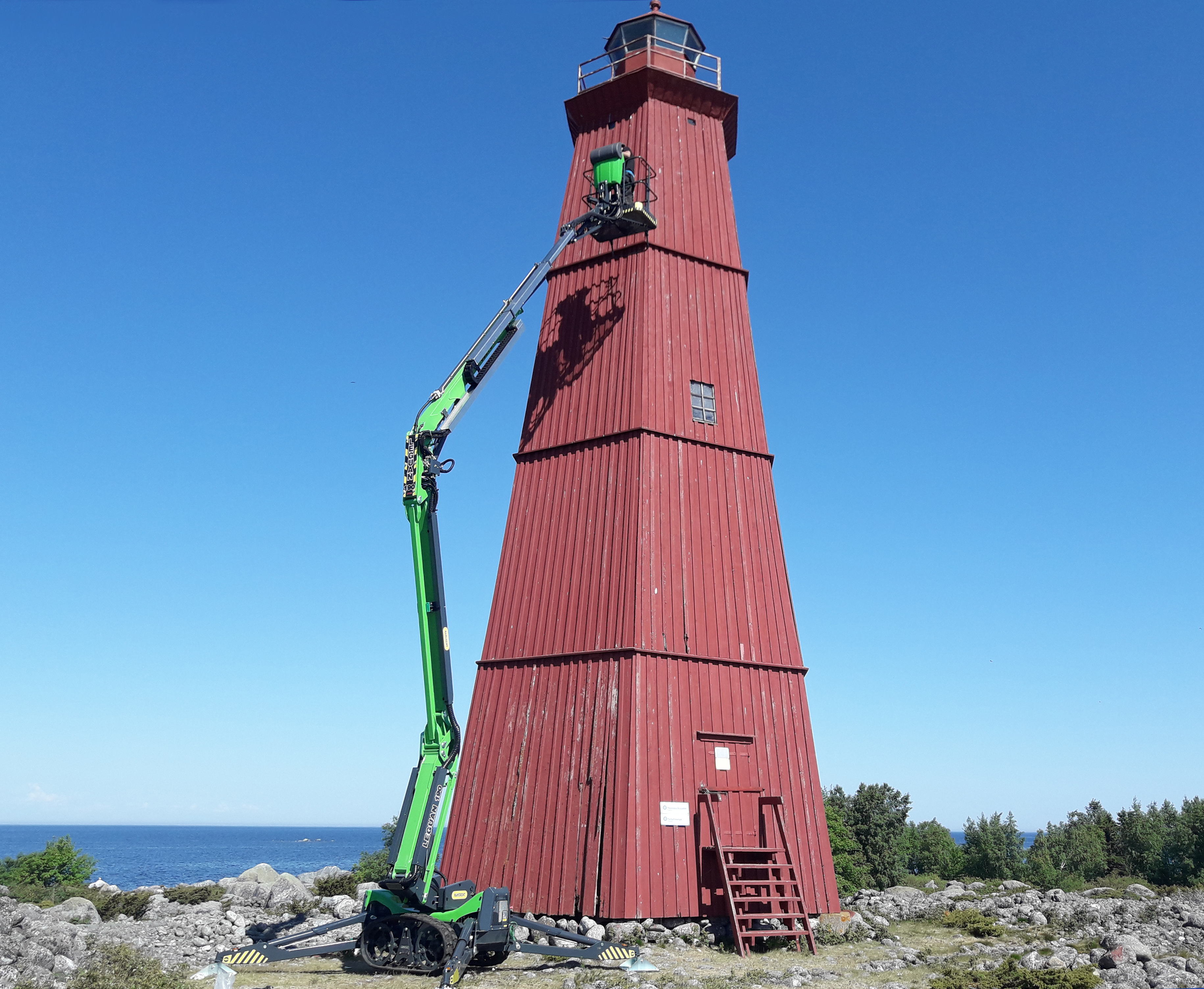 Diesel-/sähkökäyttöinen nivelpuominostin 17 m  LEGUAN 190TRD