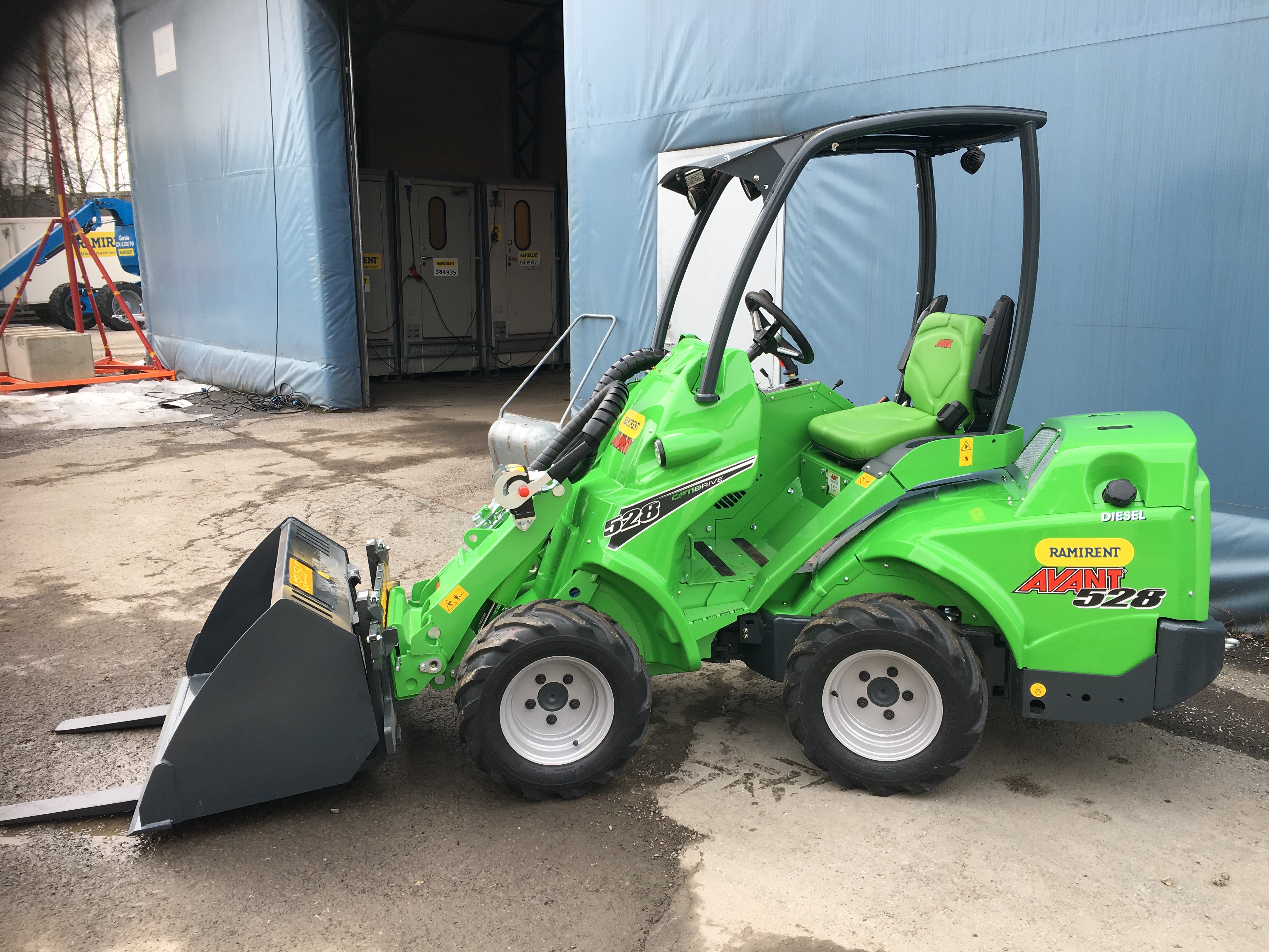 Diesel Powered Wheel Loader 1,3 ton AVANT 528