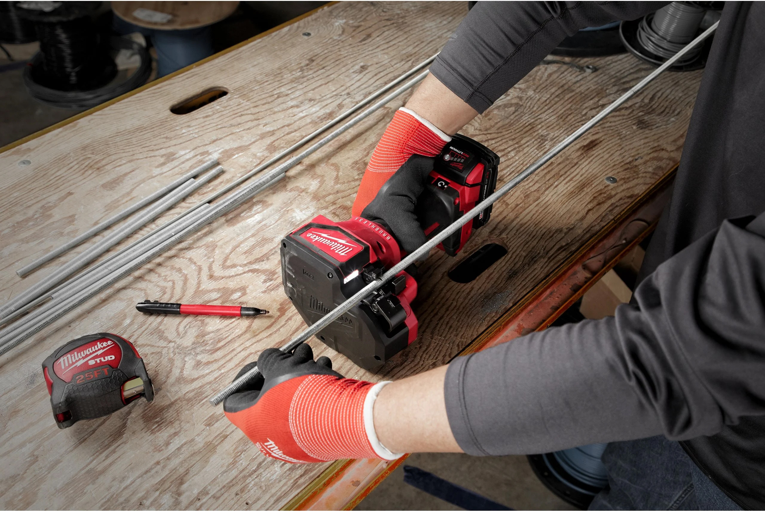 Akkukäyttöinen kierretankoleikkuri MILWAUKEE M18 BLTRC-522X