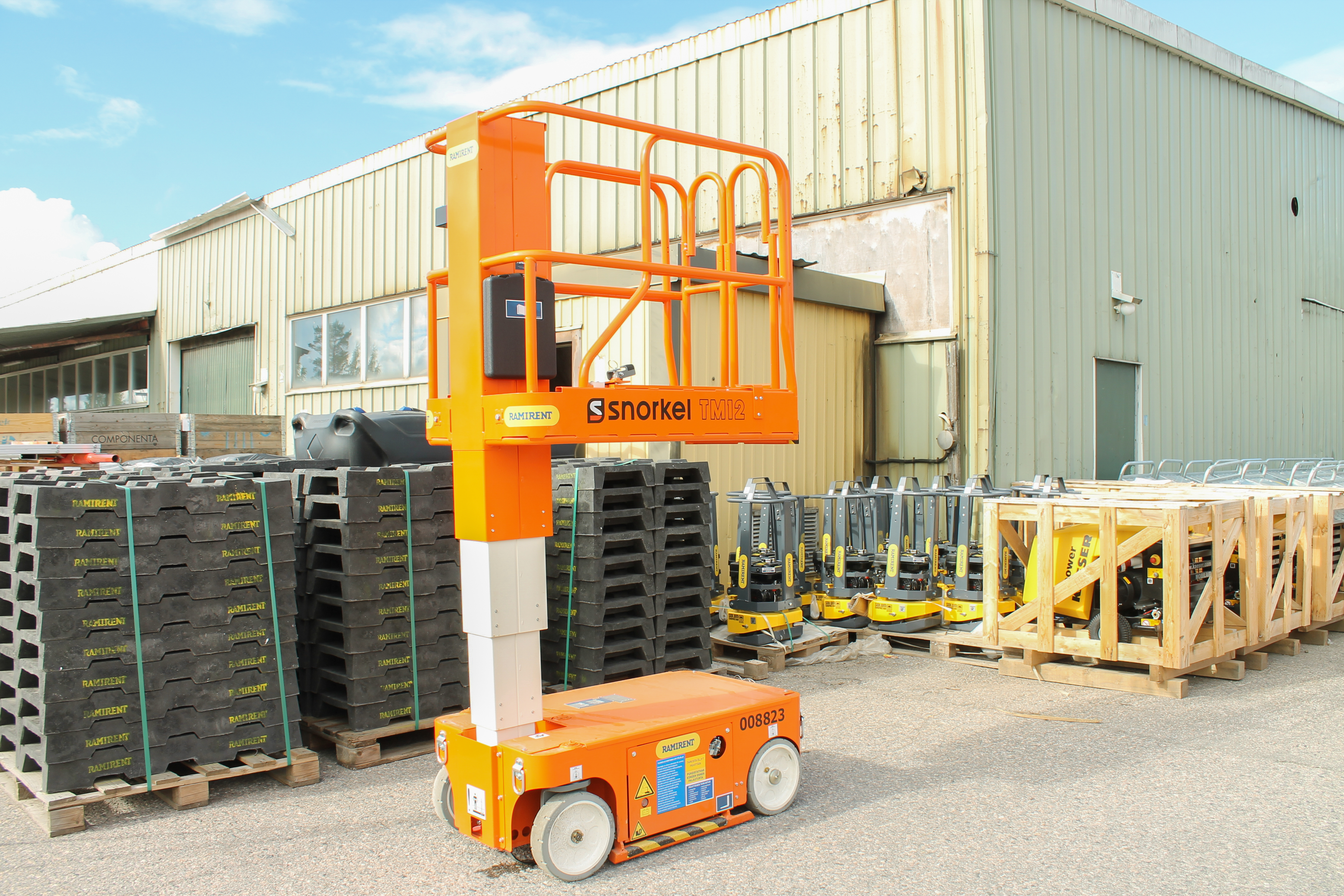 Akkukäyttöinen teleskooppimastonostin SNORKEL TM12