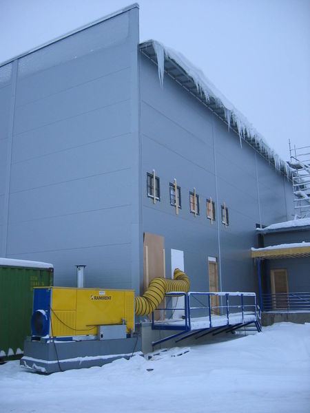 Oljedriven värmefläkt med tank 195 kW POLARTHERM HTL250OIL