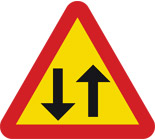 A25 Varning mötande trafik N plast