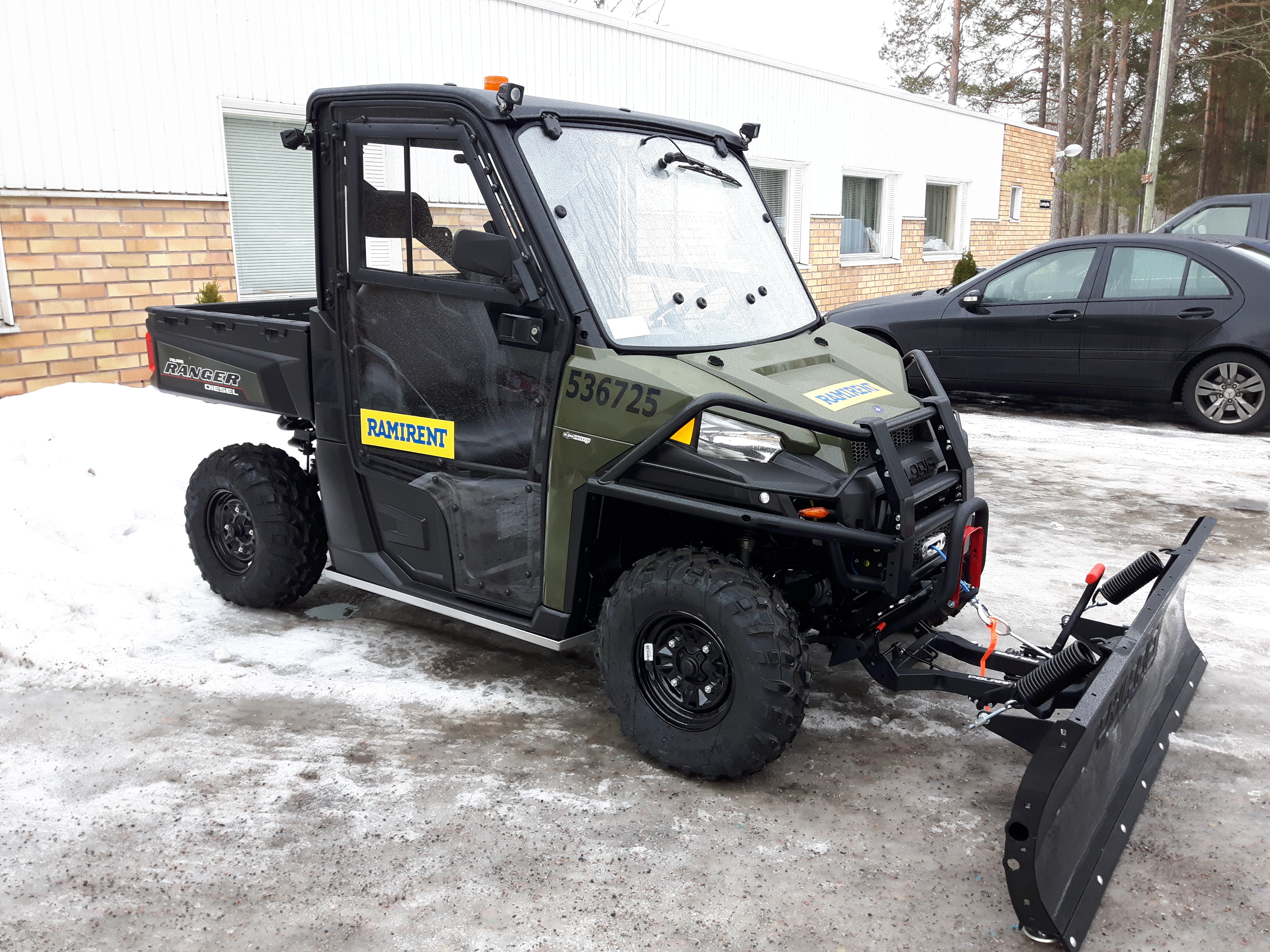 Dieselkäyttöinen traktorimönkijä 1000 4x4 POLARIS UTV