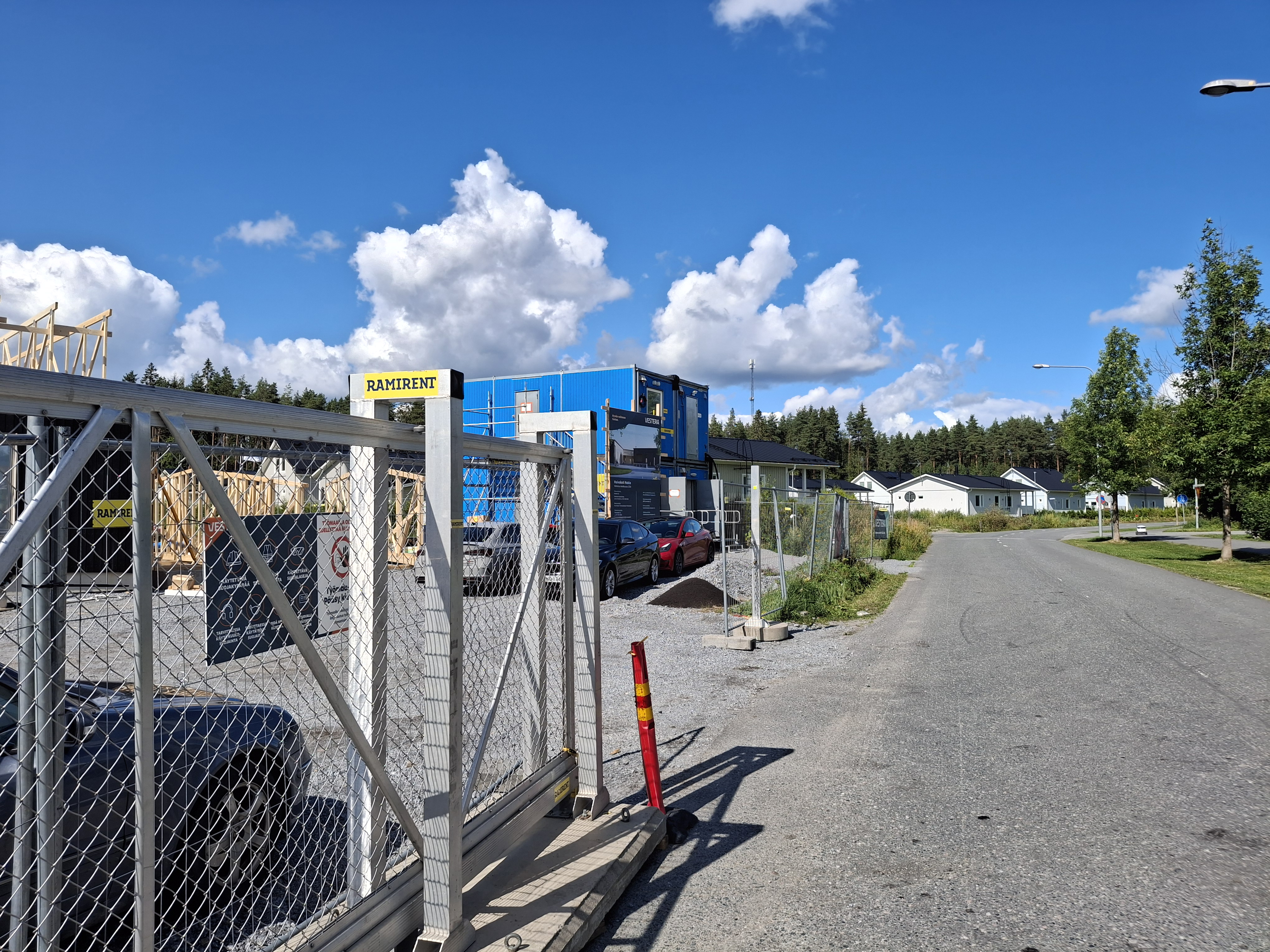 Käsikäyttöinen liukuportti 5 m aukolla