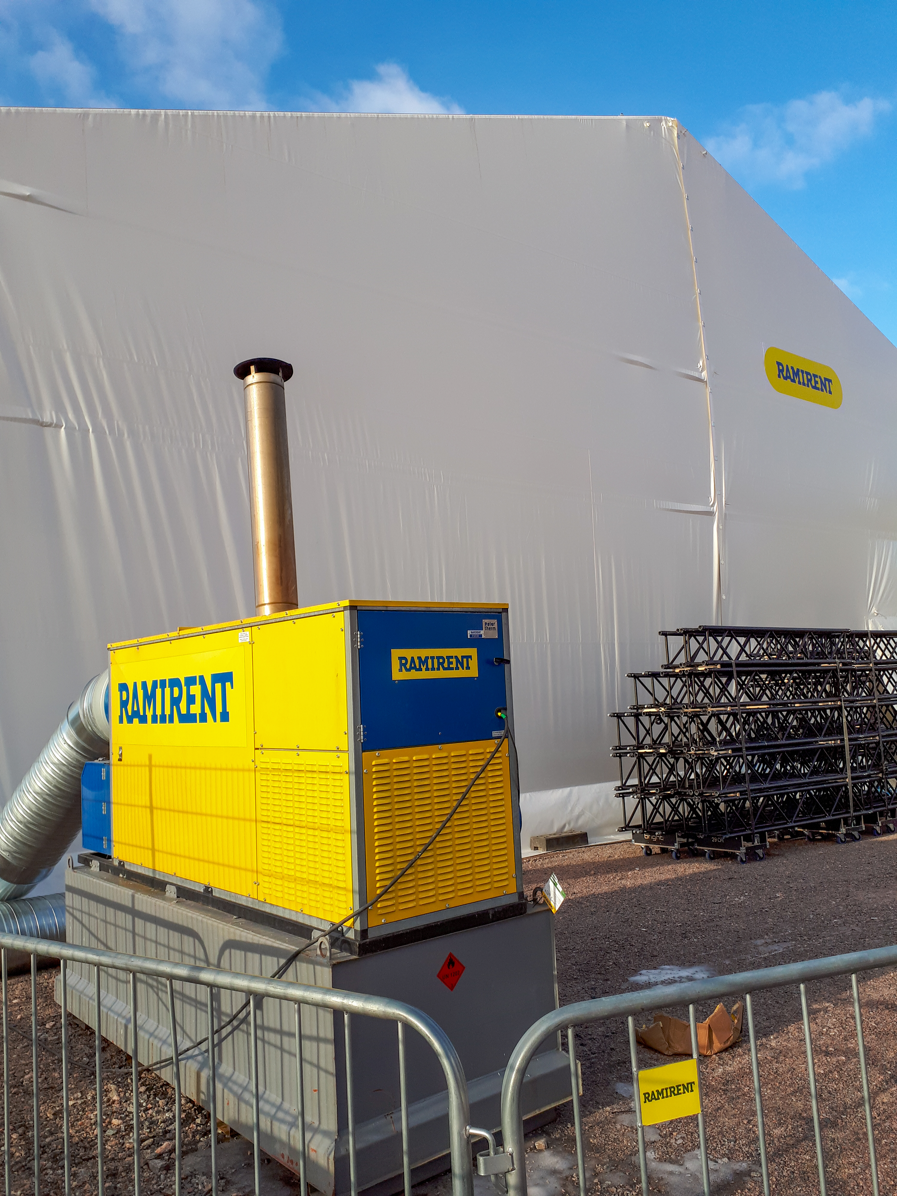 Oljedriven värmefläkt med tank 195 kW POLARTHERM HTL250OIL