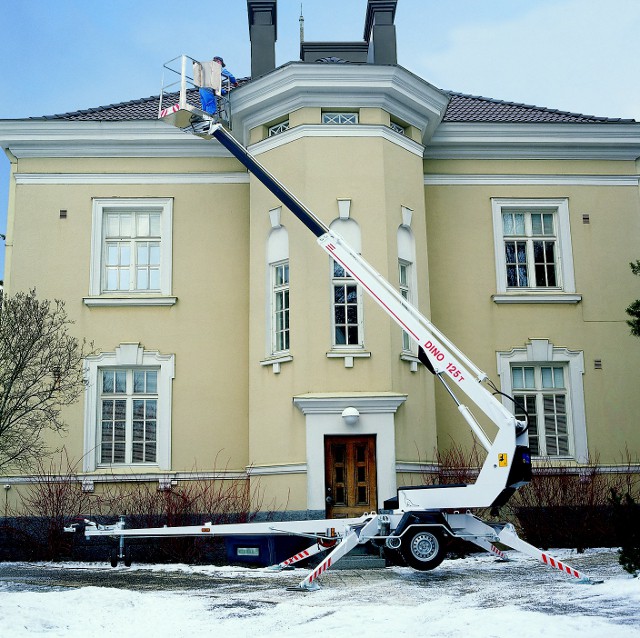 Sähkökäyttöinen hinattava teleskooppipuominostin DINO 125T