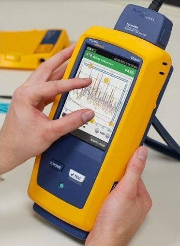 Kaapelitesteri ja -sertifioija FLUKE DSX600PRO
