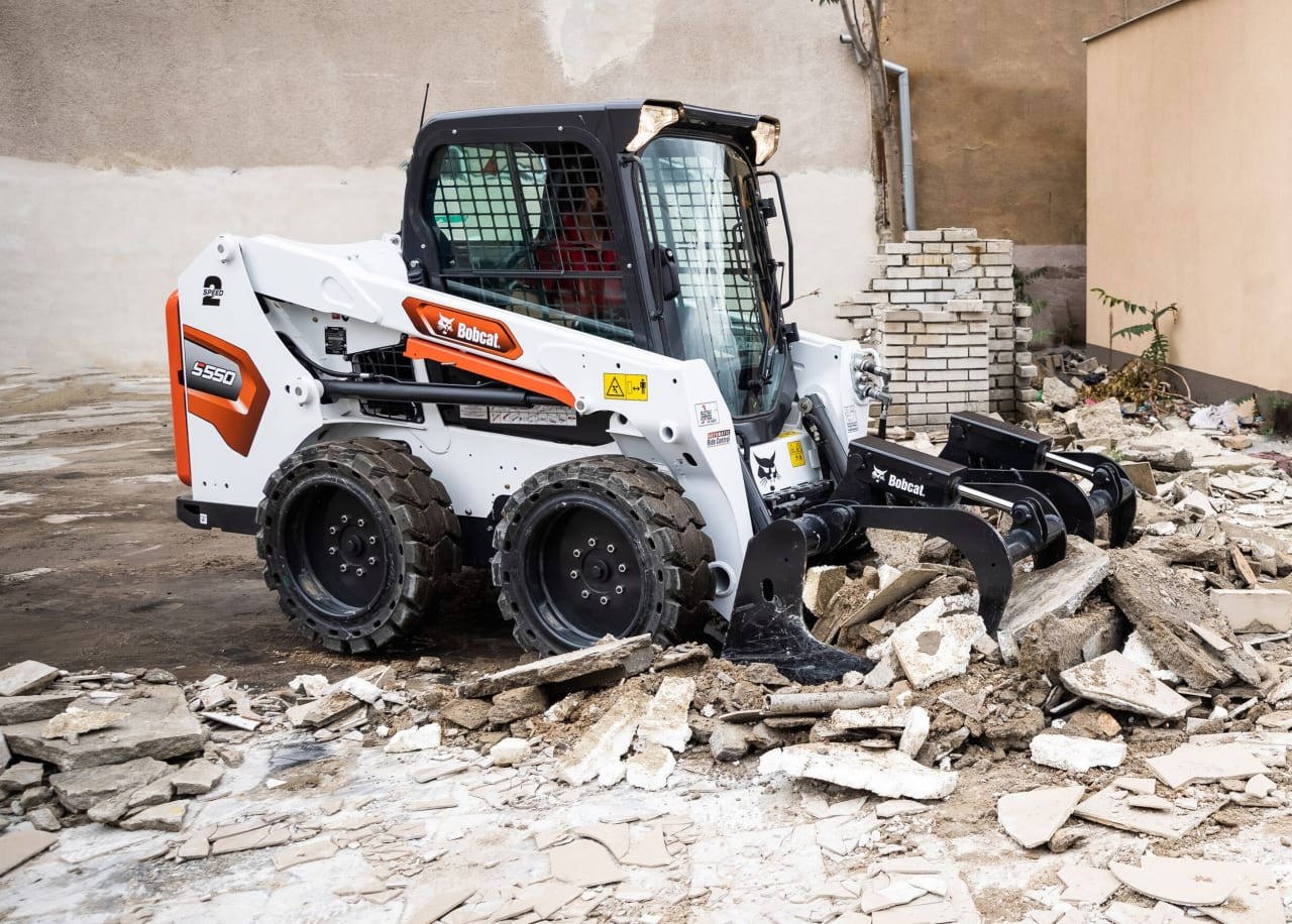 Diesel Powered Skidsteer Wheel Loader 3 ton BOBCAT S550