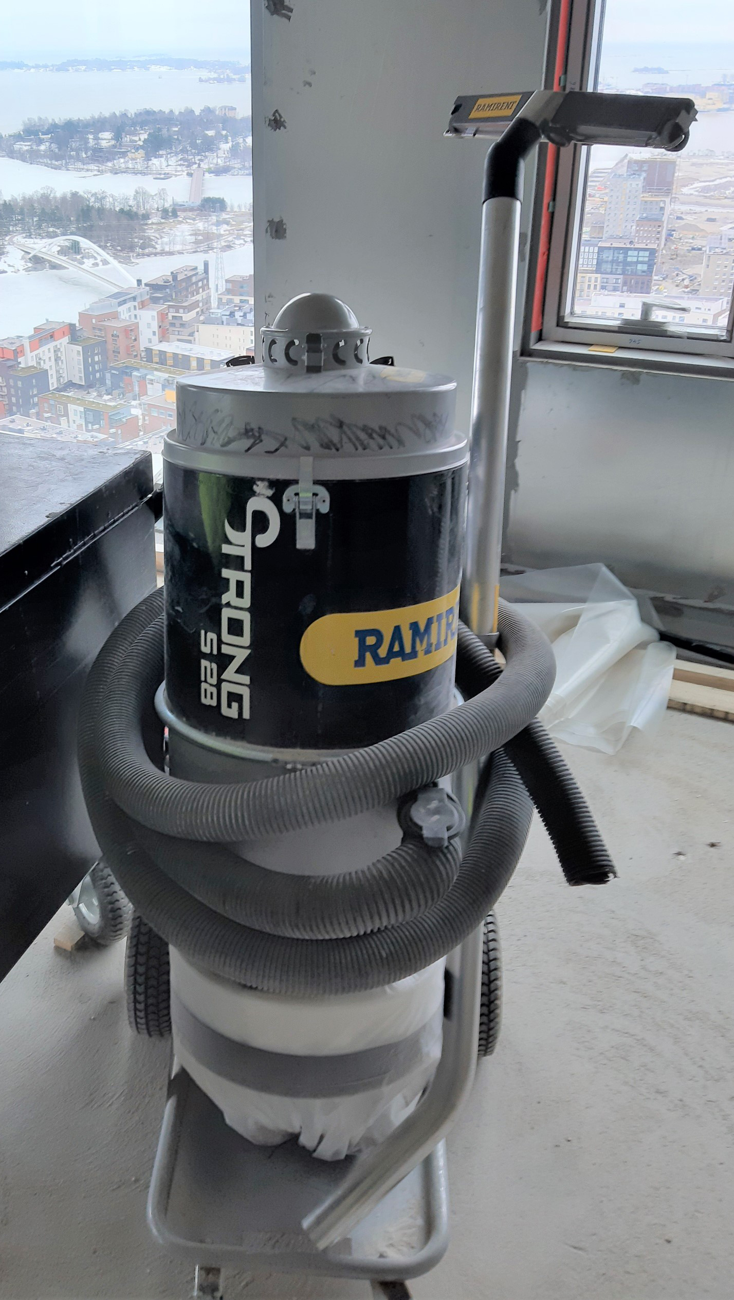 Rakennusimuri, 230V, H-luokka STRONG S28