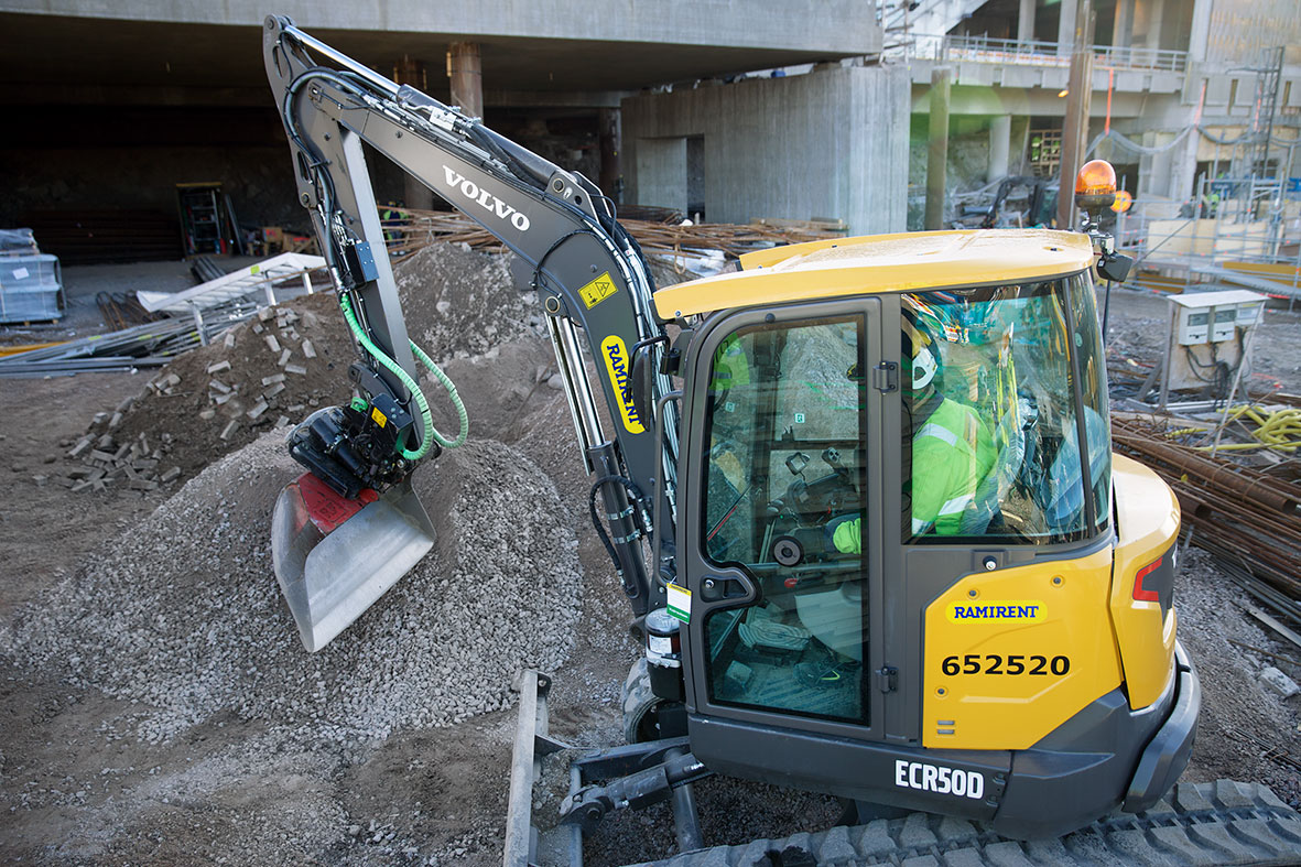 Dieselkäyttöinen tela-alustainen kaivinkone 5 t VOLVO ECR50D