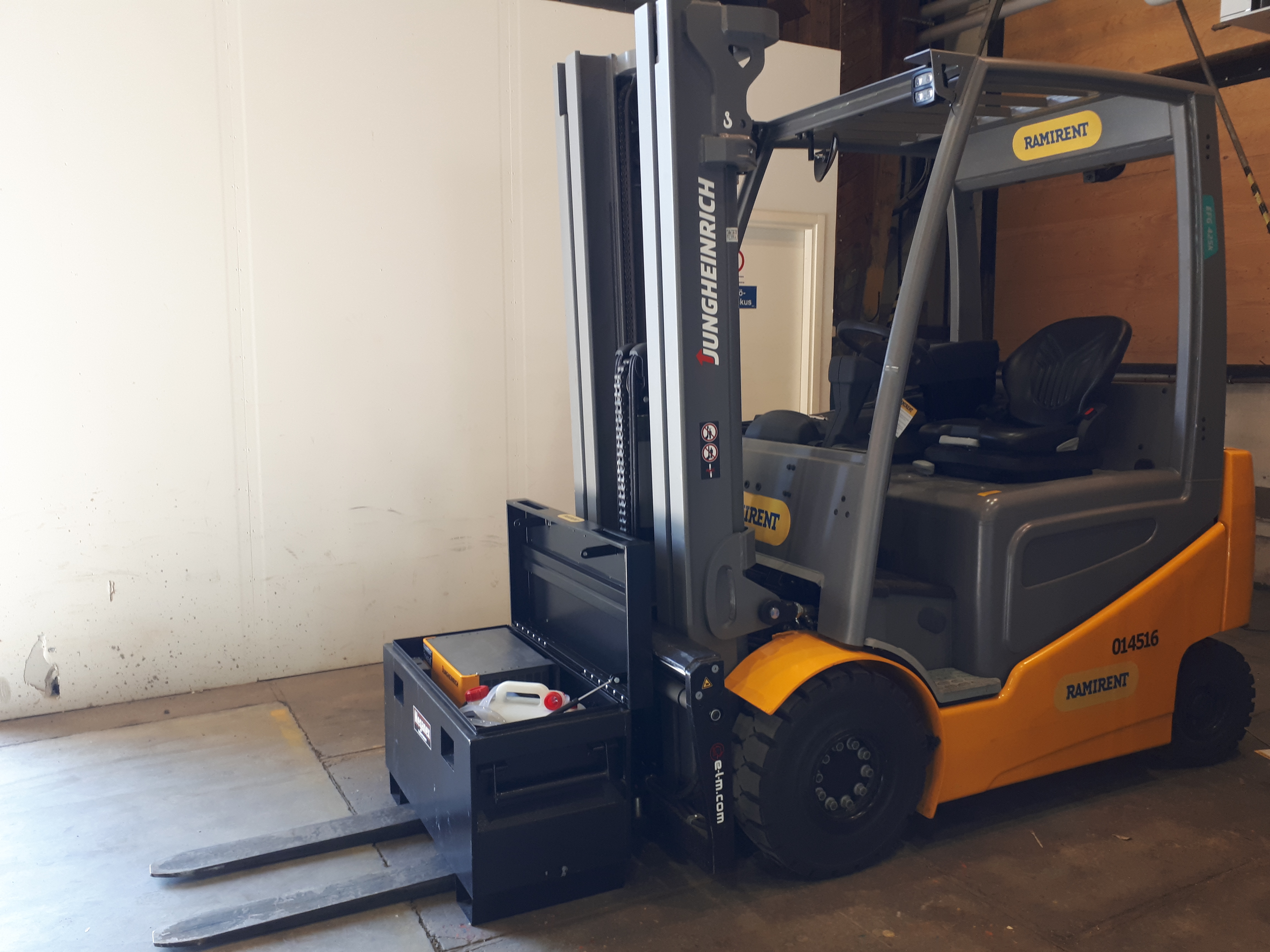Electric Forklift 2,5 ton JUNGHEINRICH EFG425kDZ
