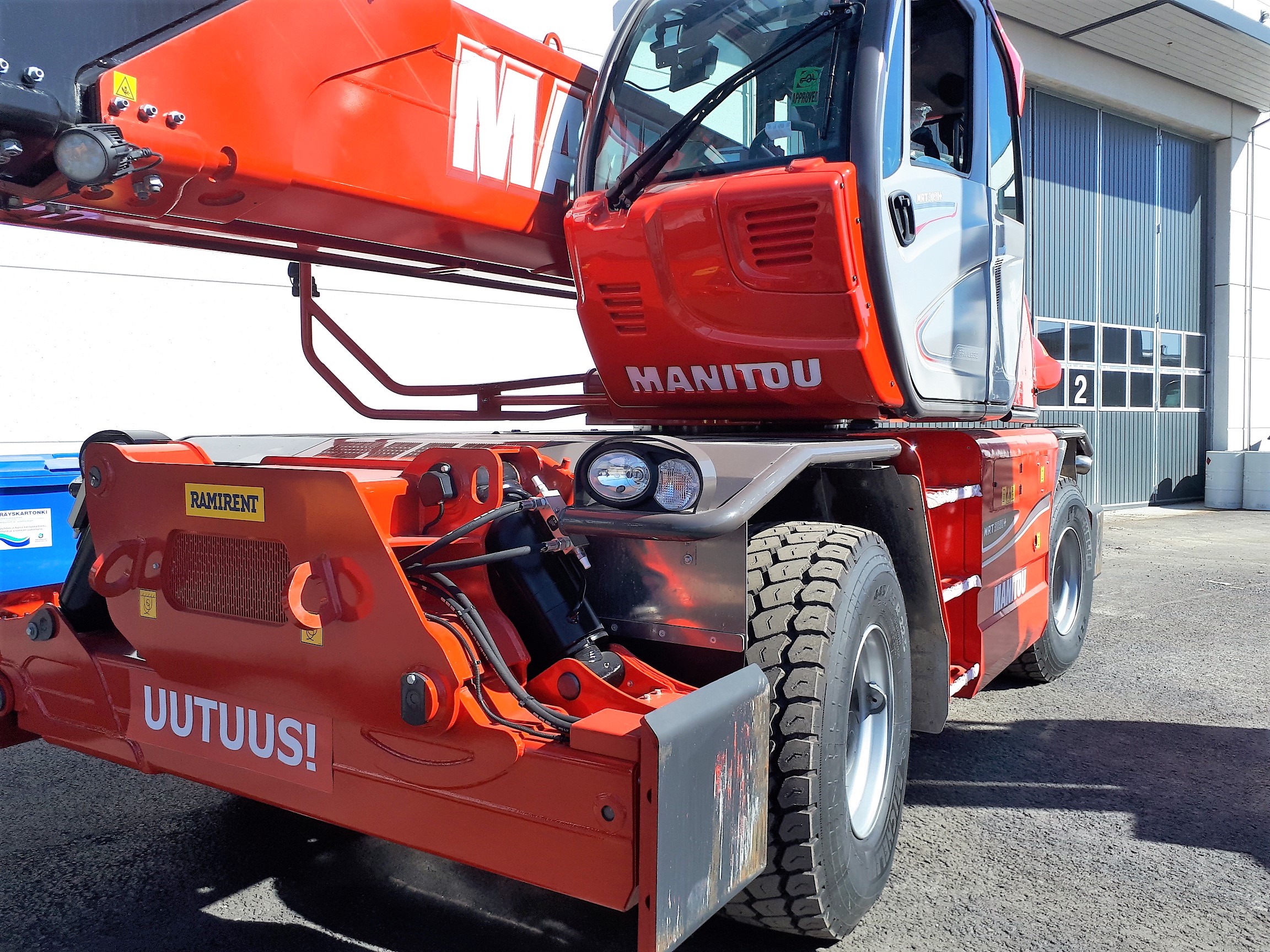 Pyörivä kurottaja 29,2 m MANITOU MRT3050