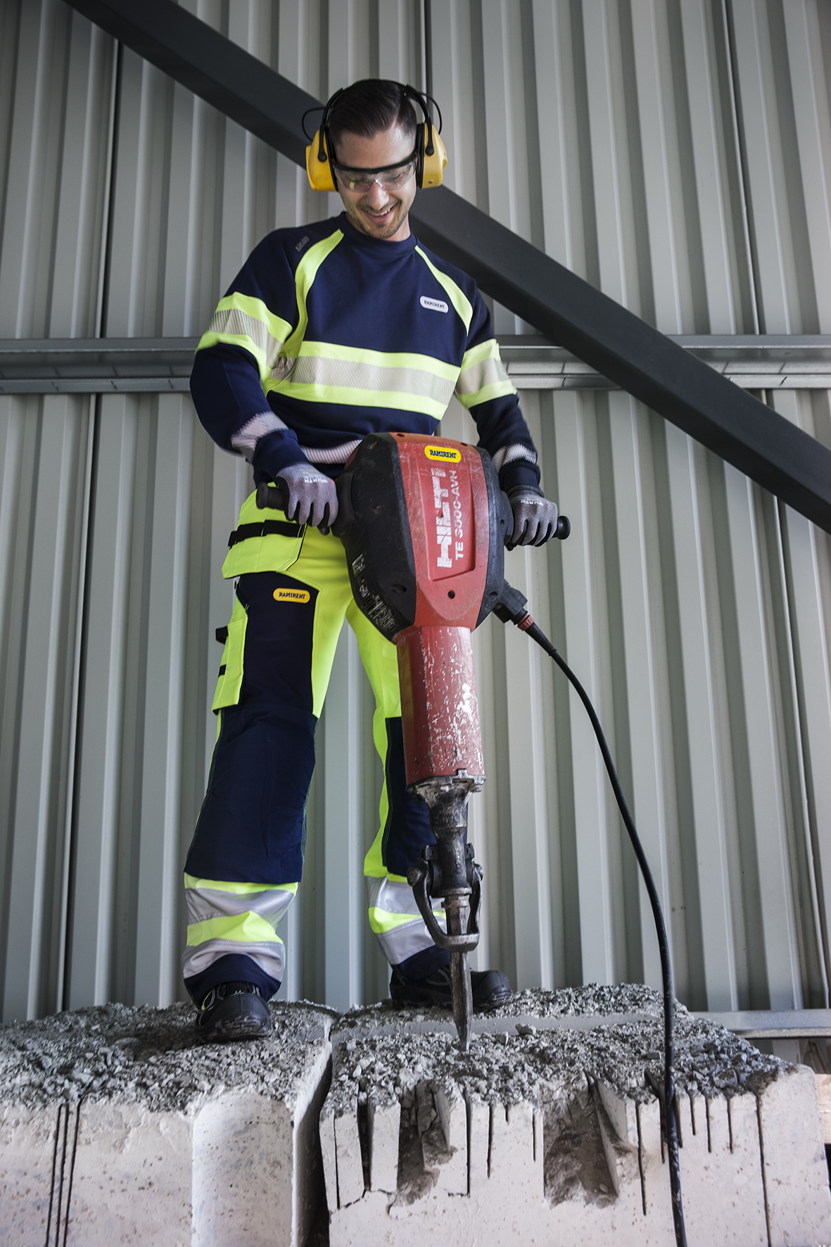 Demolition Hammer 27,1 kg 7 68 J HILTI TE3000AVR