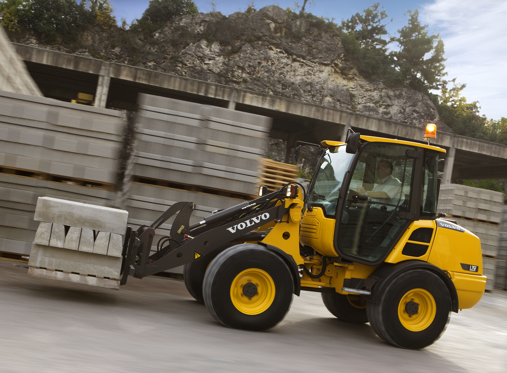 Diesel Powered Wheel Loader 4 ton VOLVO L25F