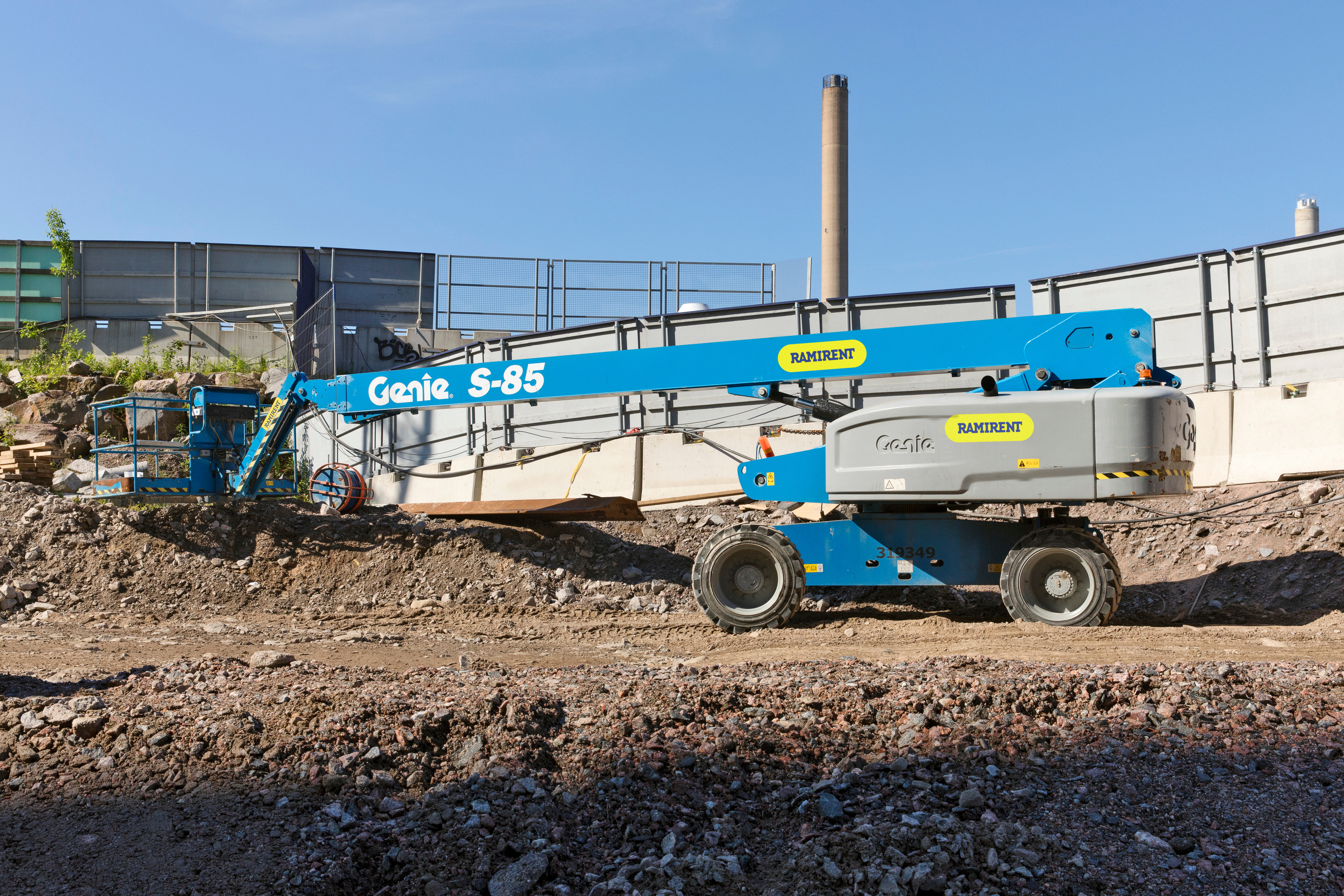 Telescopic lift diesel, platform height 25.9m GENIE S85