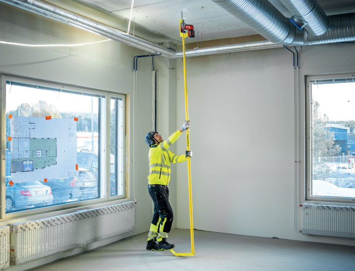 Iskevä poravasara jatkotangolla 4,6 kg / 2 J, akku MAKITA DHR242RTJW