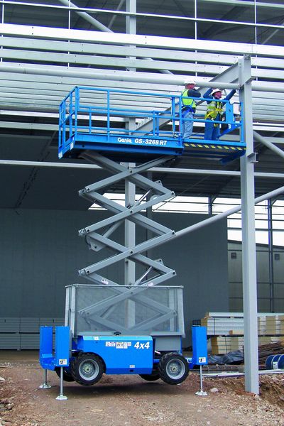 Scissor Lift diesel, platform height 9.7 m GENIE GS3268RT