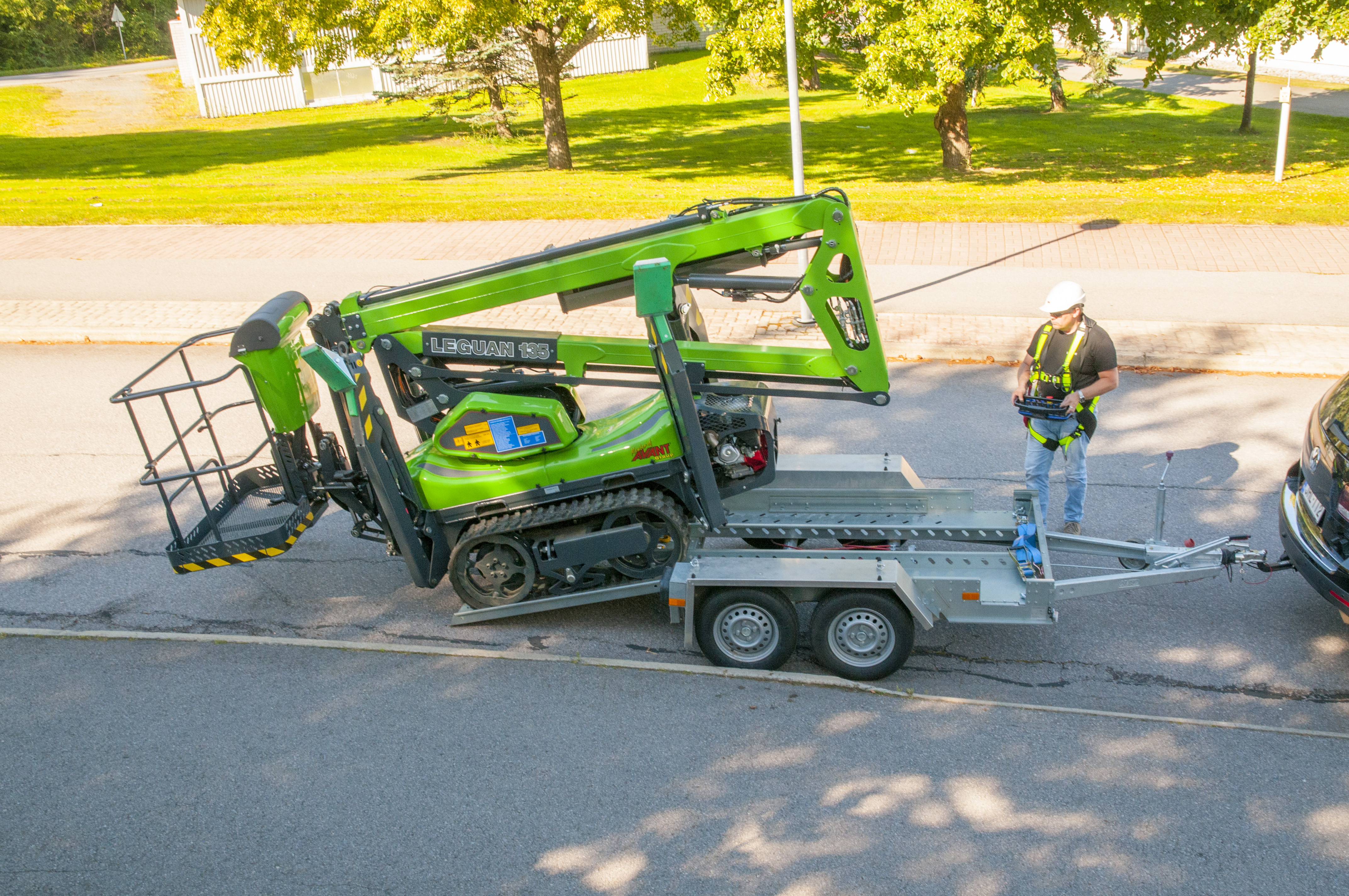 Articulated Crawler Boom Lift hybrid, platform height 11.2 m LEGUAN L135TRD
