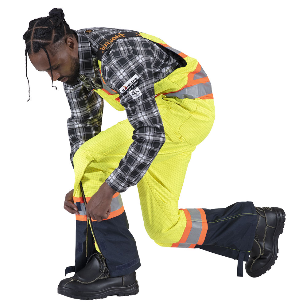 Salopette de s&eacute;curit&eacute; &laquo;Defender&reg;&raquo; ignifuge/anti-arc &eacute;lectrique/antistatique en trilamin&eacute; Oxford 300D &ndash; Jaune/vert haute visibilit&eacute; &ndash; 2TG photo du produit