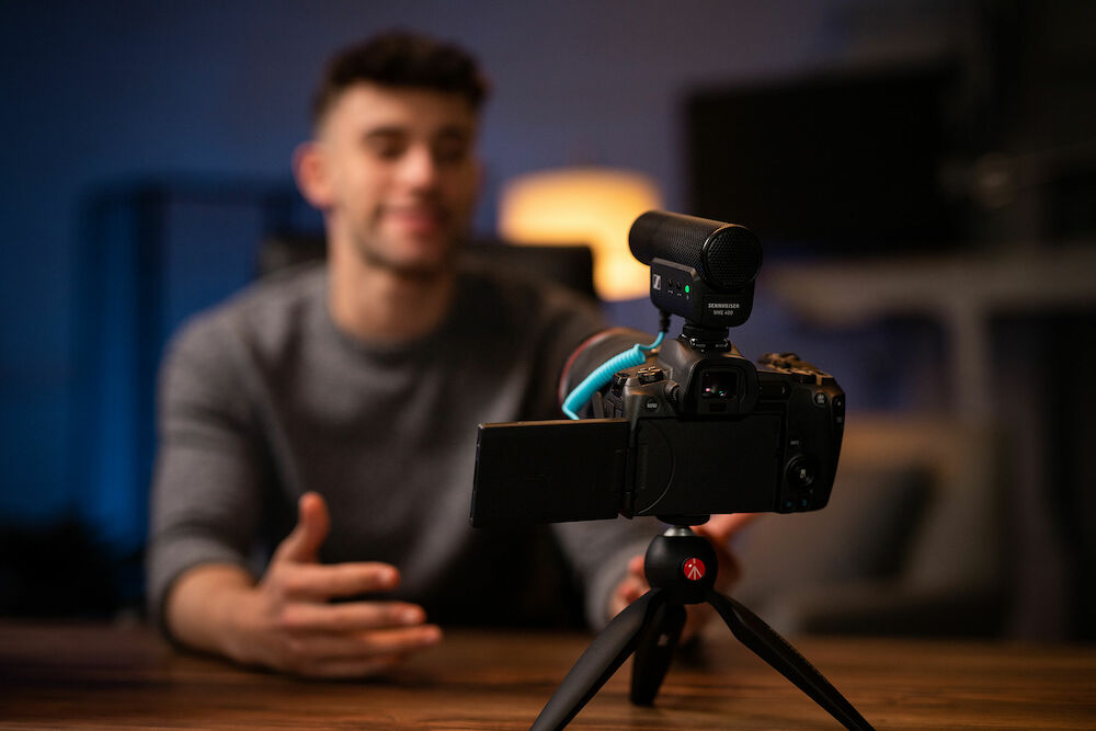 Sennheiser MKE 400 (2021) shotgunmikrofon for systemkamera, videokamera og mobile enheter