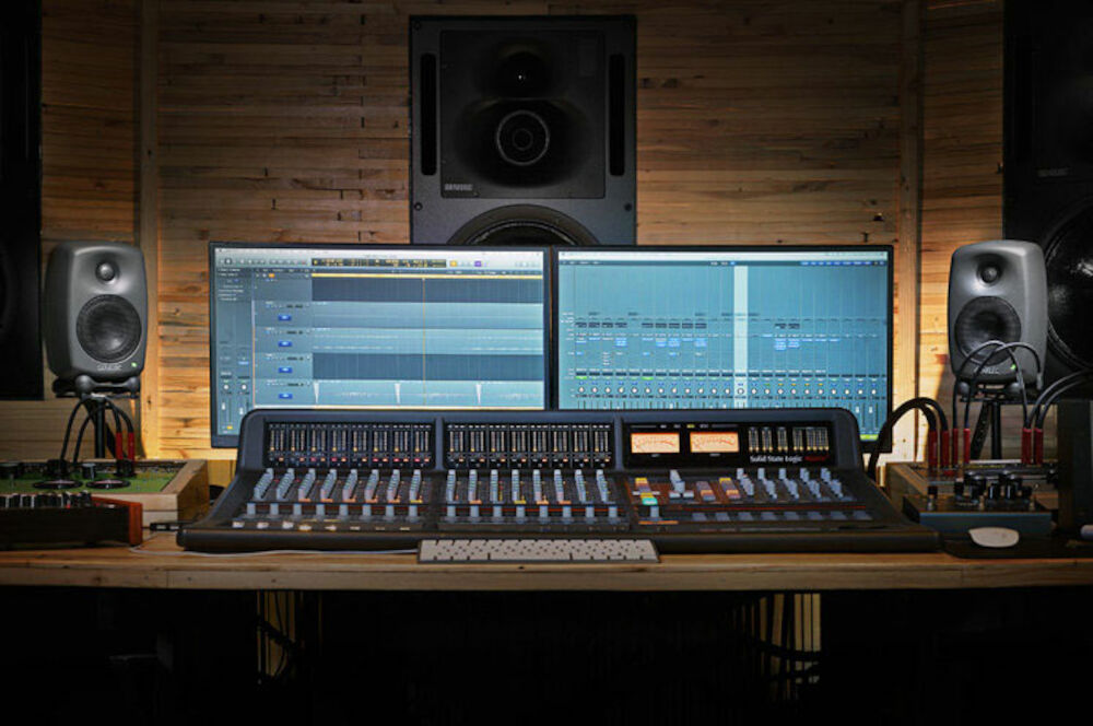 Genelec 8320APM Monitor Bundle