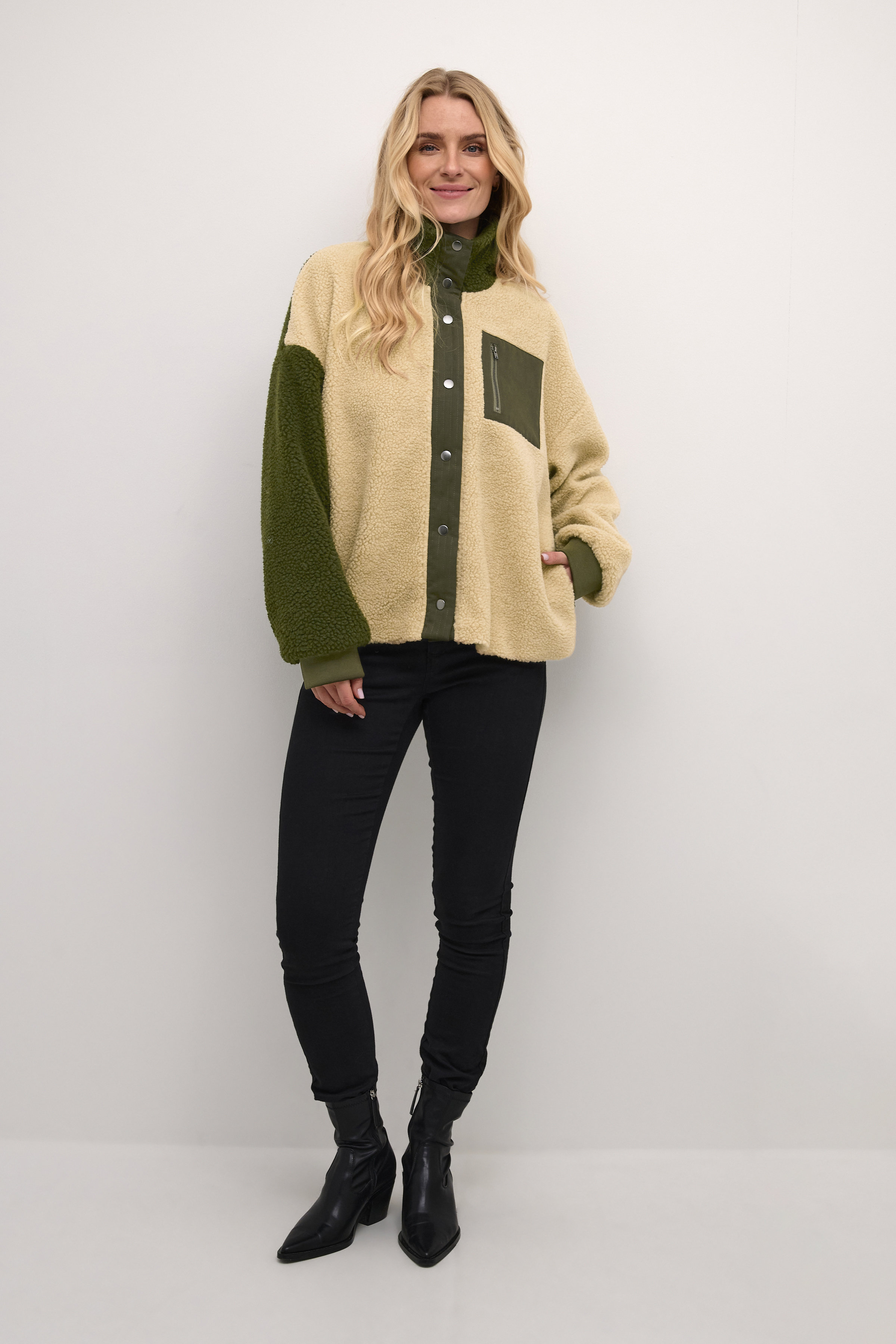 CUtally Teddy fleece jacket in olive night / green polyester