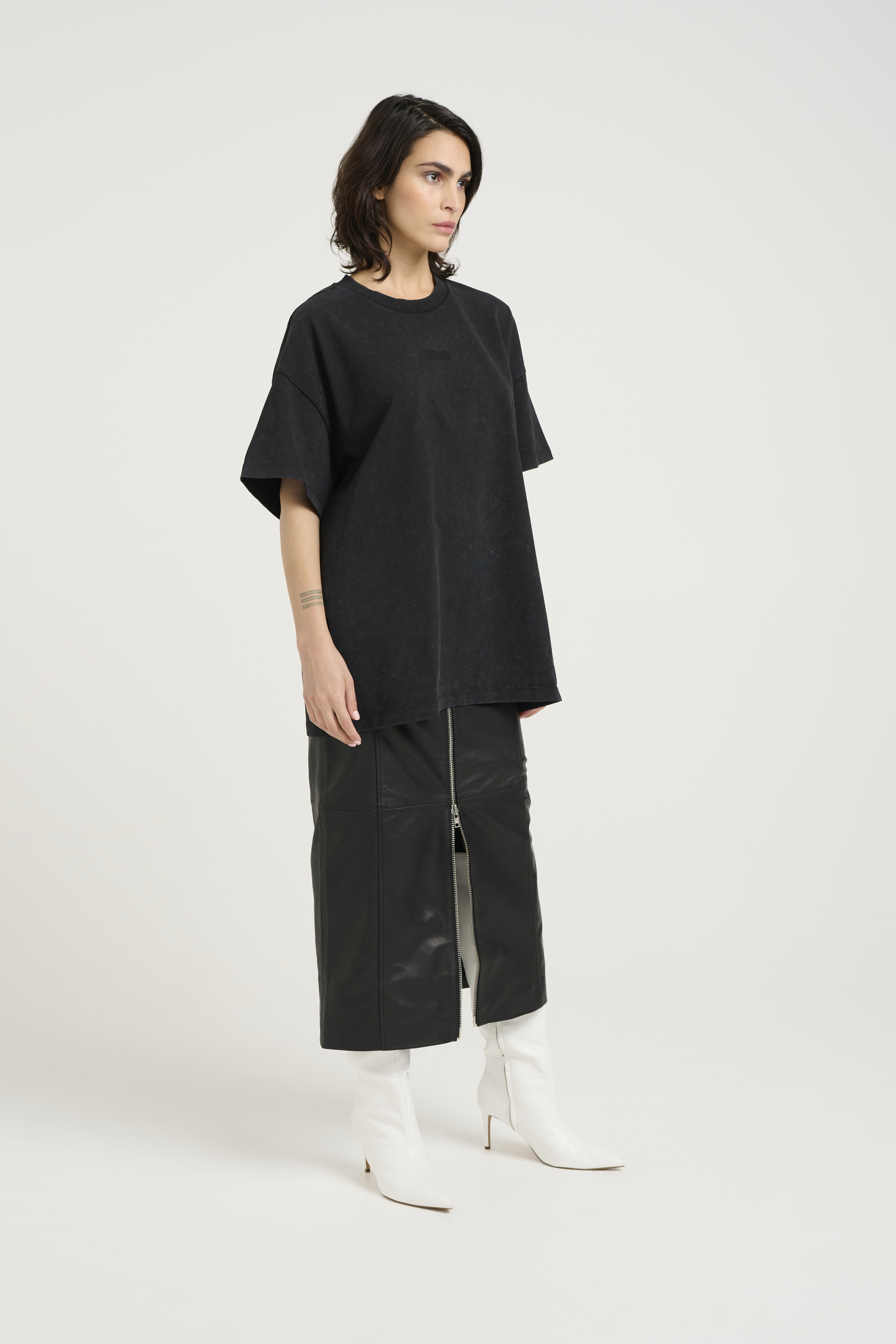 GESTUZ 売れ筋商品|||ゲタス Tシャツ トップス レディース Tops Black Tops and t-shirts 2025 | Gestuz season faves →