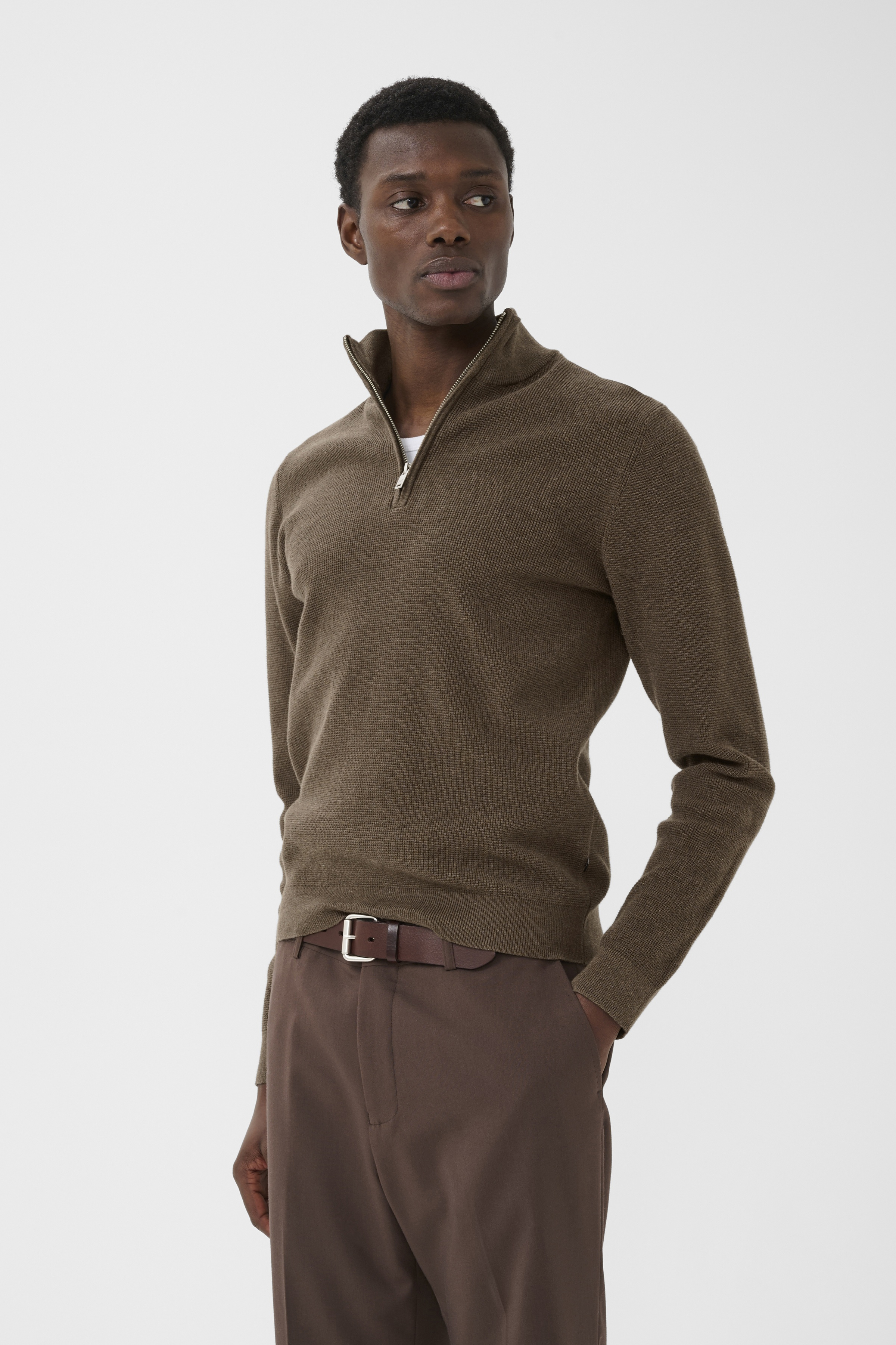 マロン。 MALAGOON HALF-ZIP PULLOVER IN MOREL MELANGE / GREY COLOUR