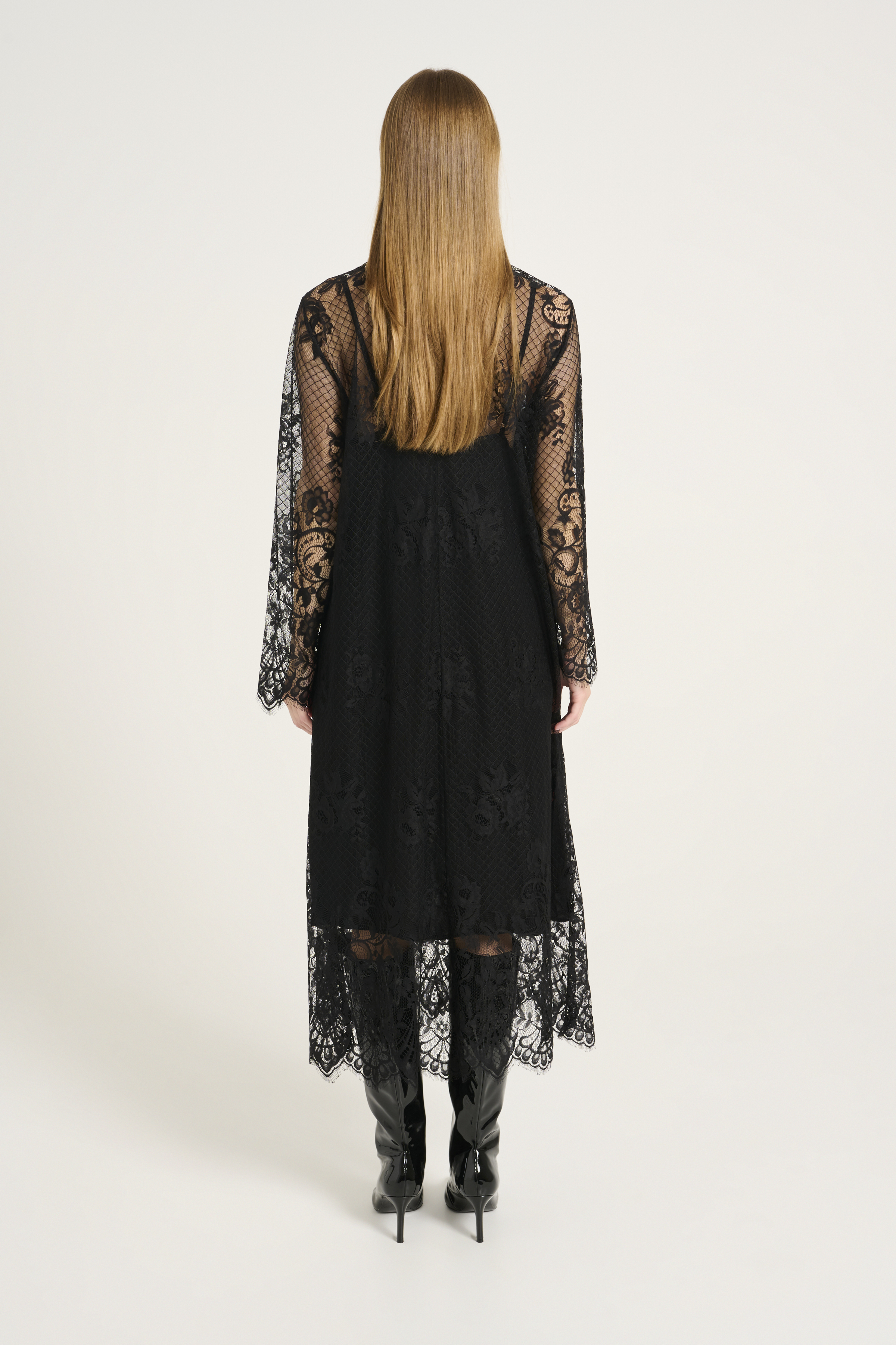 スーツ・フォーマル・ドレス back open geometric dress Black 3D Jacquard Open Back Midi Dress | GANNI