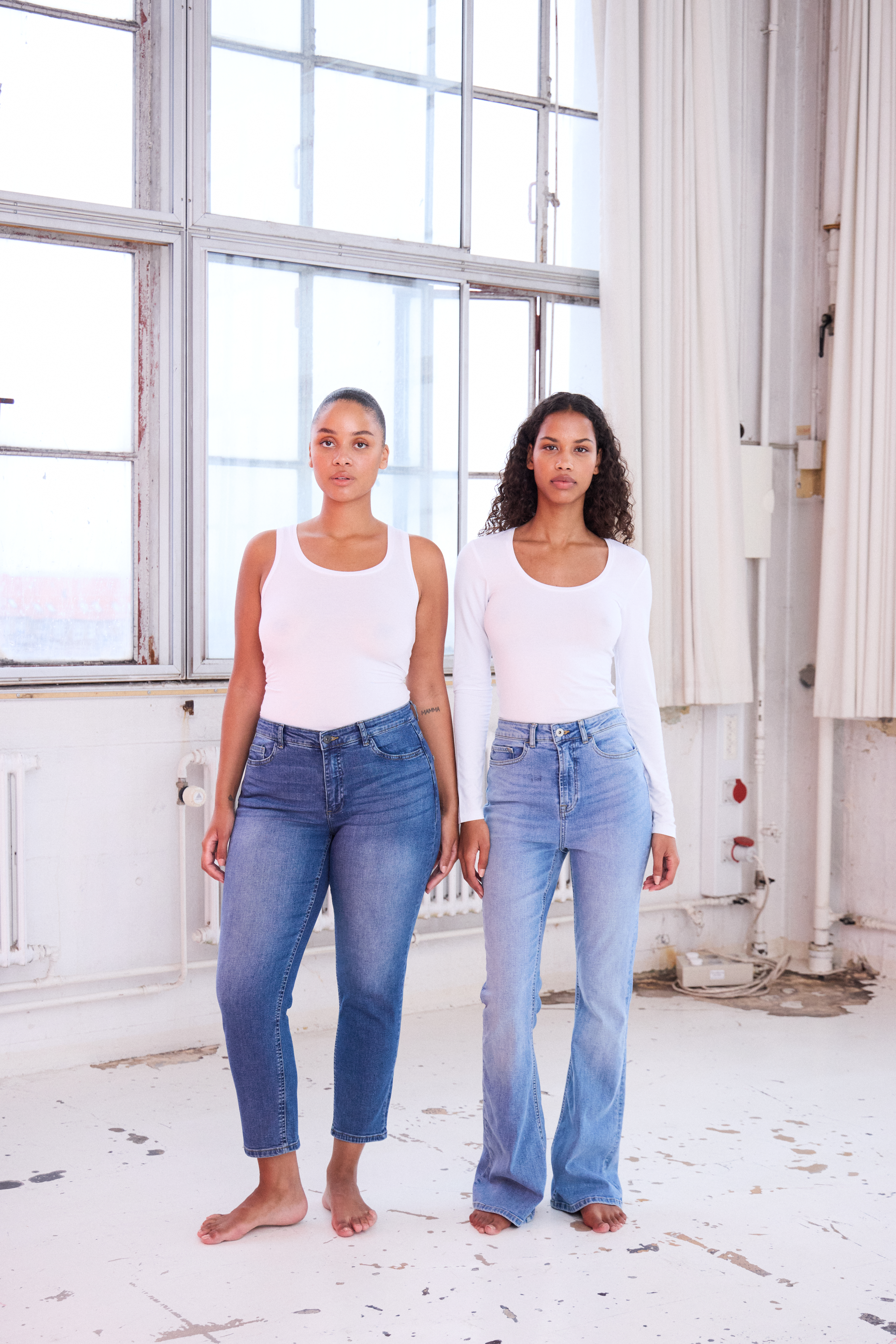 IHTWIGGY FLAIRED HIGH WAIST Jeans in light blue cotton | ICHI