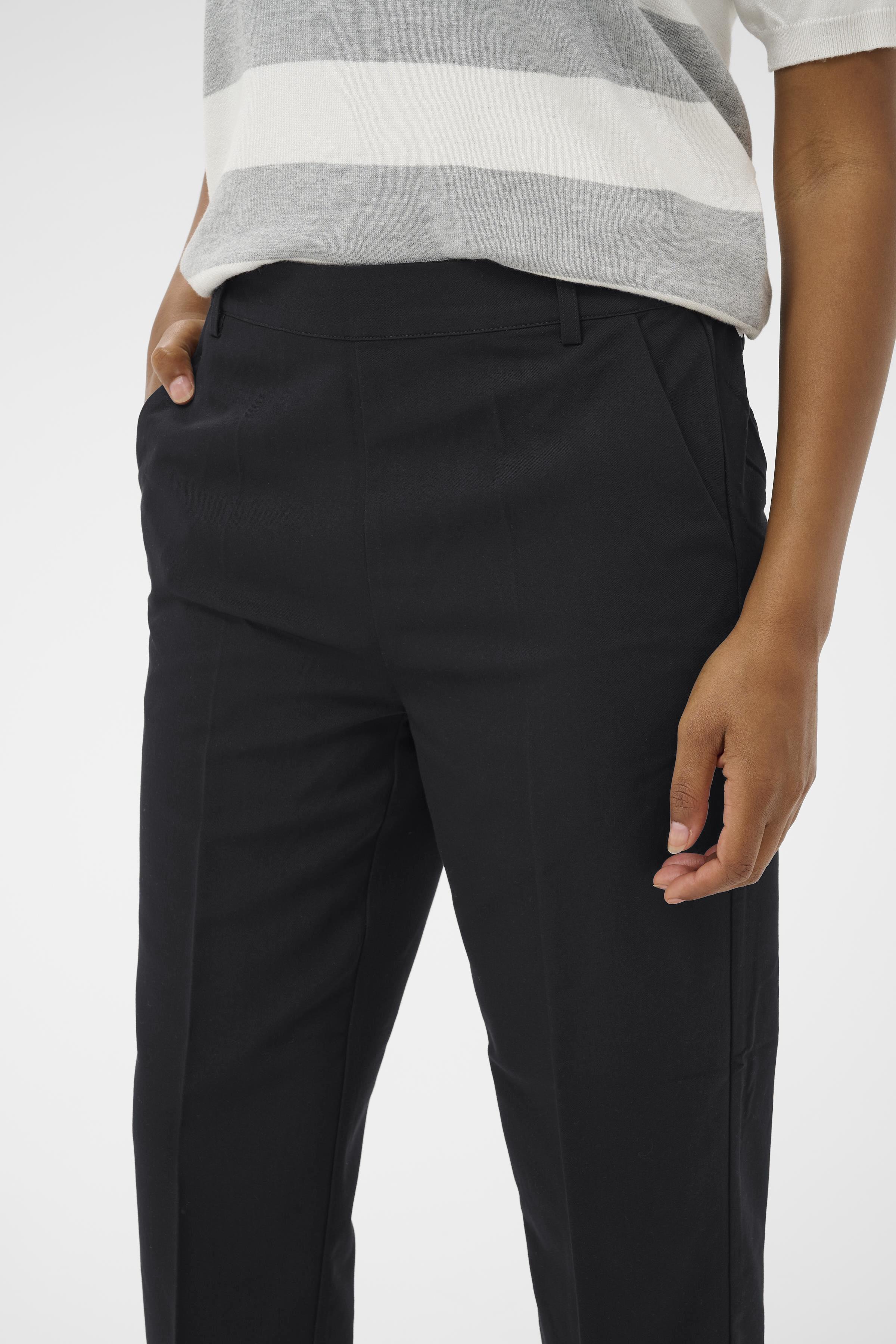 KAsakura Cropped Pants in black deep colour | KAFFE Clothing