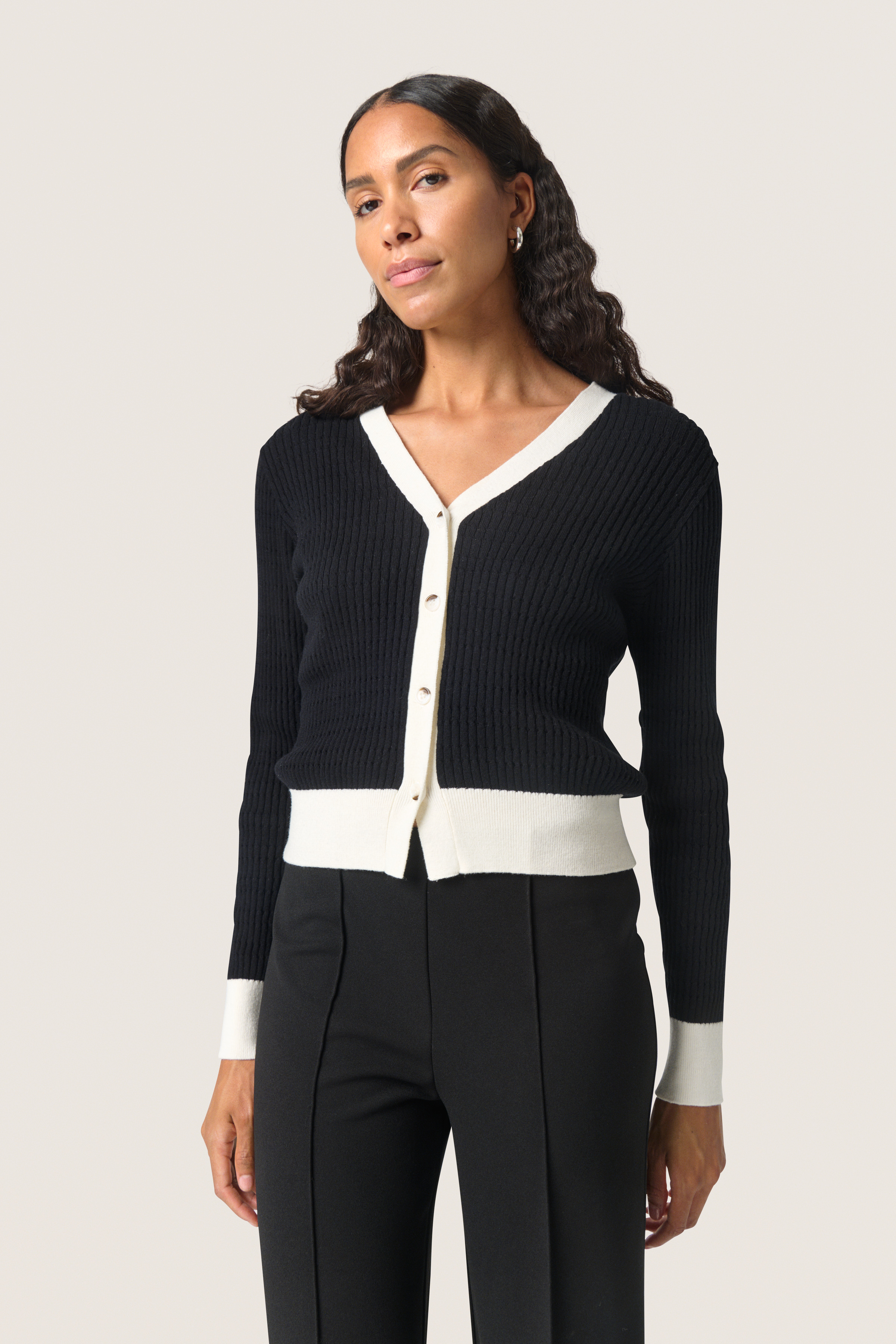 SLSanja Cardigan in black colour