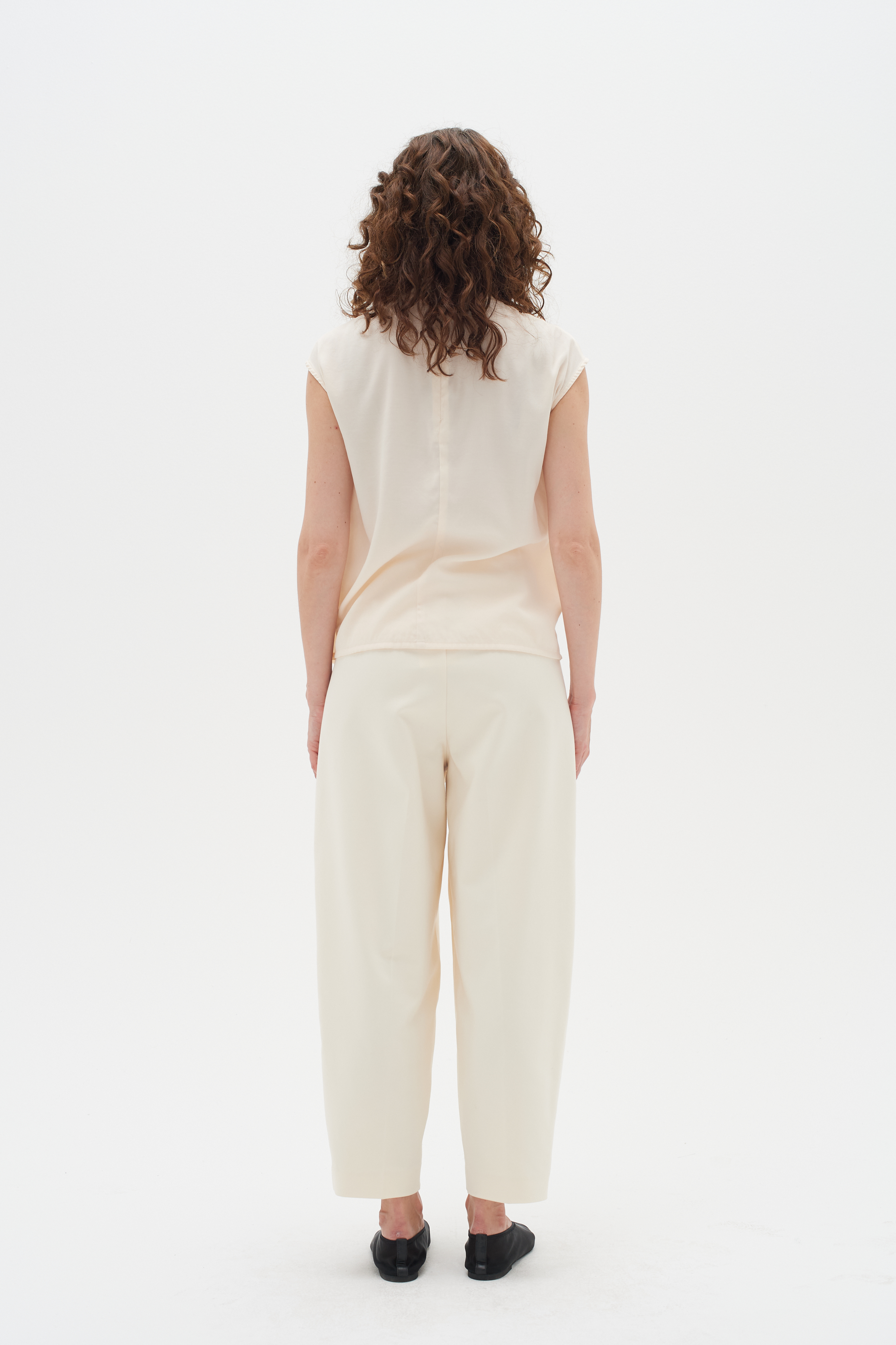 ZellaIW Barrel Trousers in eggshell colour | InWear