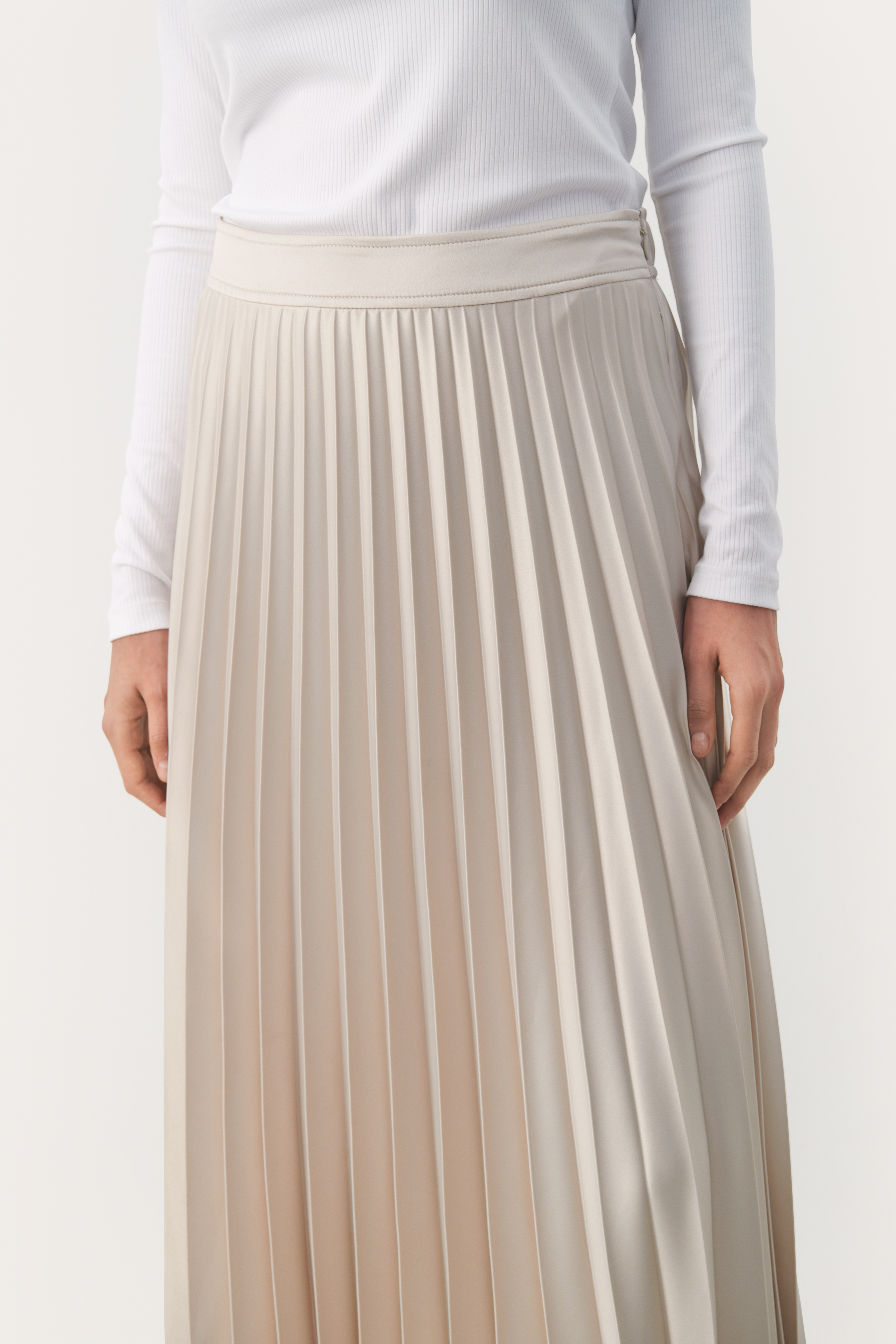 【BAON】Oheni Layered Pleated Wrap Midi Skirt REVERSIBLE LAYERED PLEATED MIDI SKIRT | OAK + FORT