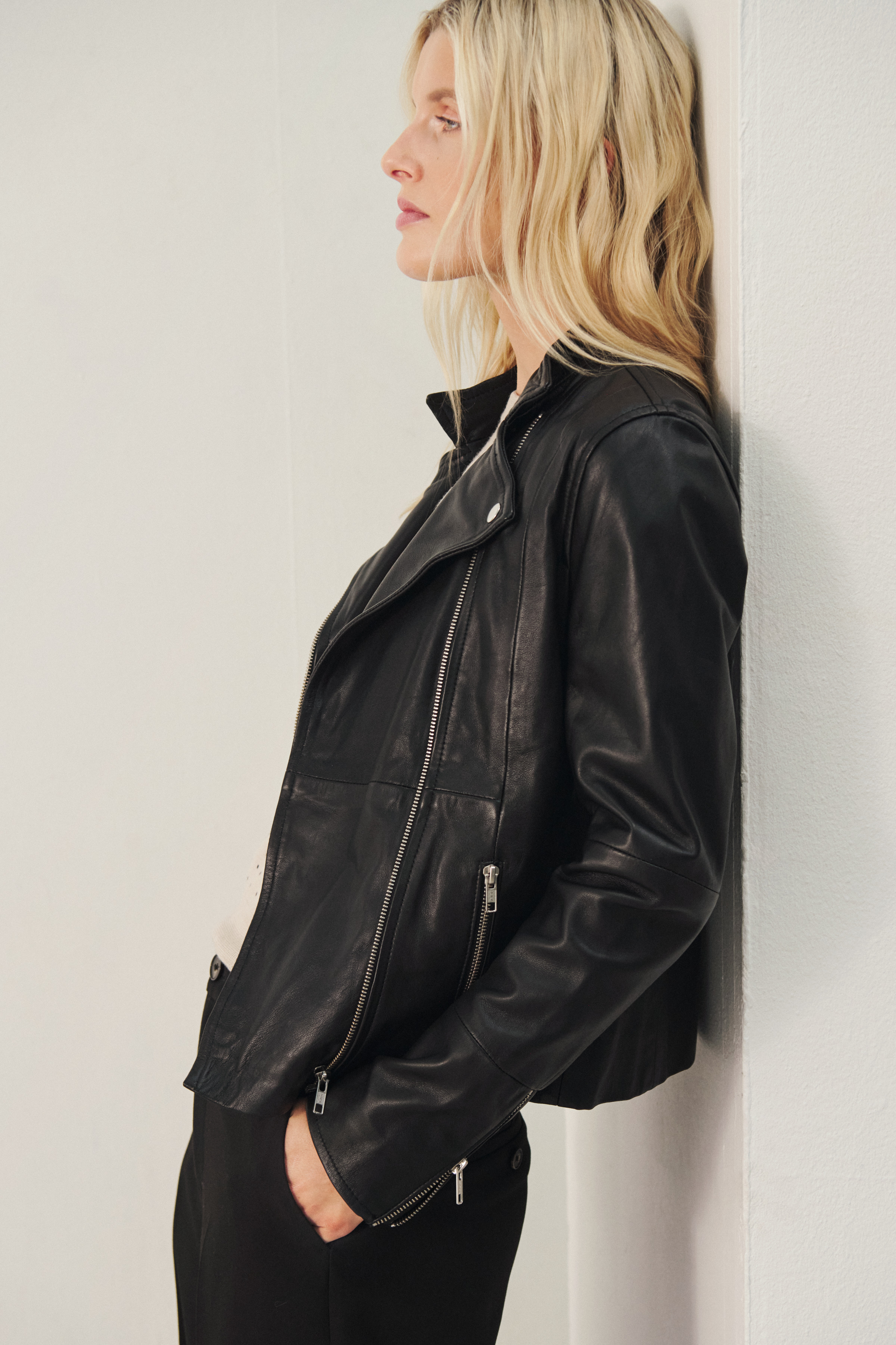 FrancesPW Leather jacket in black colour