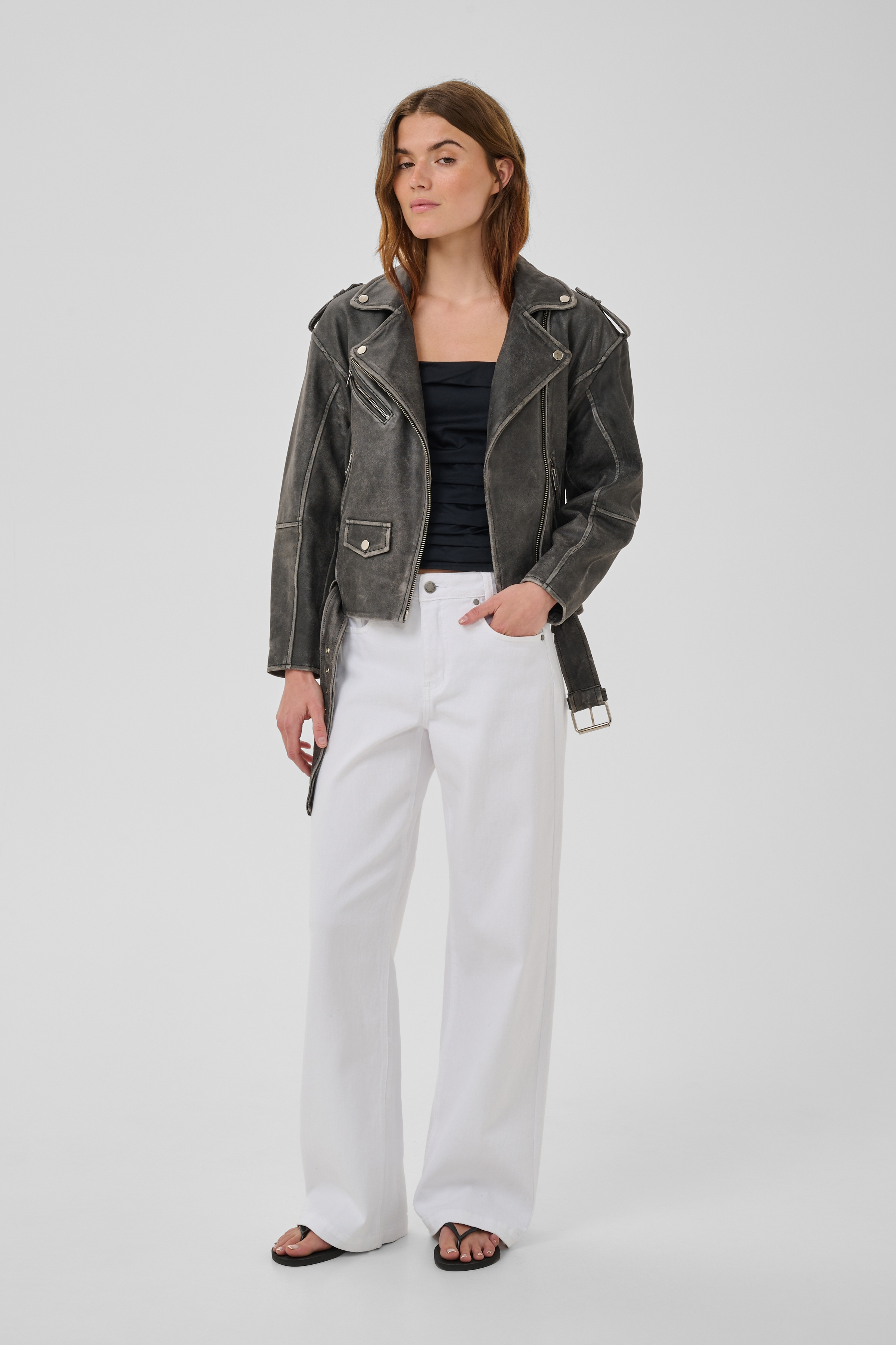 01 THE GILO LEATHER JACKET in medium grey retro wash lamb leather