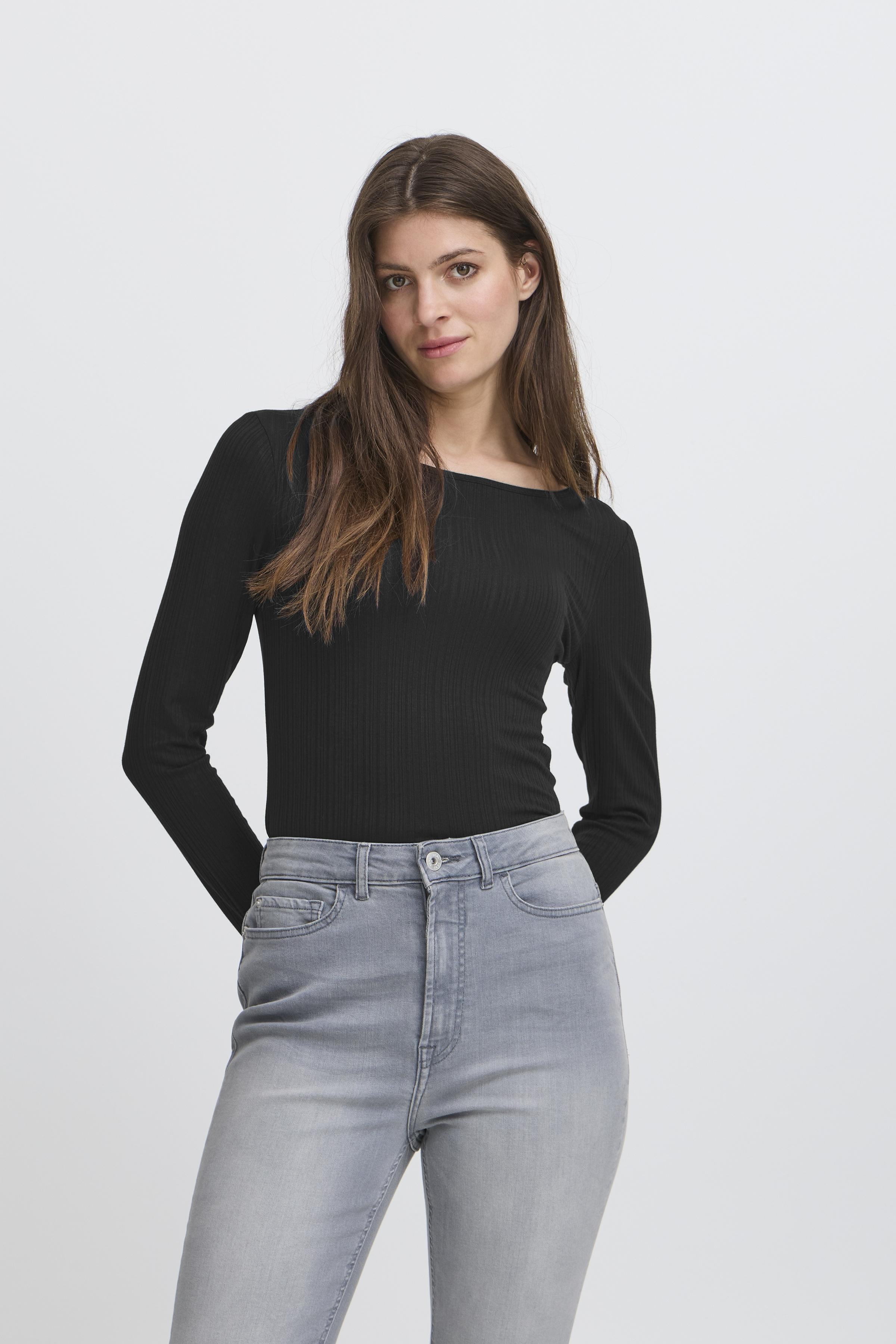 stina type T long / collage navy L stina / BLACK stina type P cap